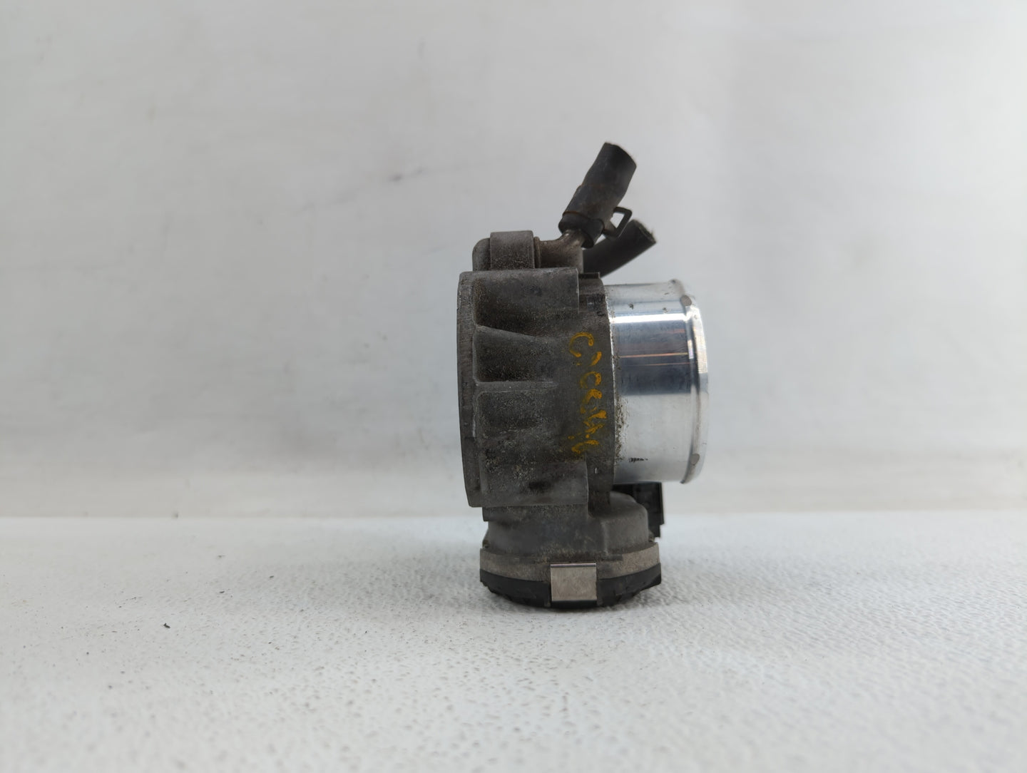 2011-2014 Hyundai Sonata Throttle Body P/N:35100-2G700 Fits Fits 2011 2012 2013 2014 2015 2016 OEM Used Auto Parts - Oemused