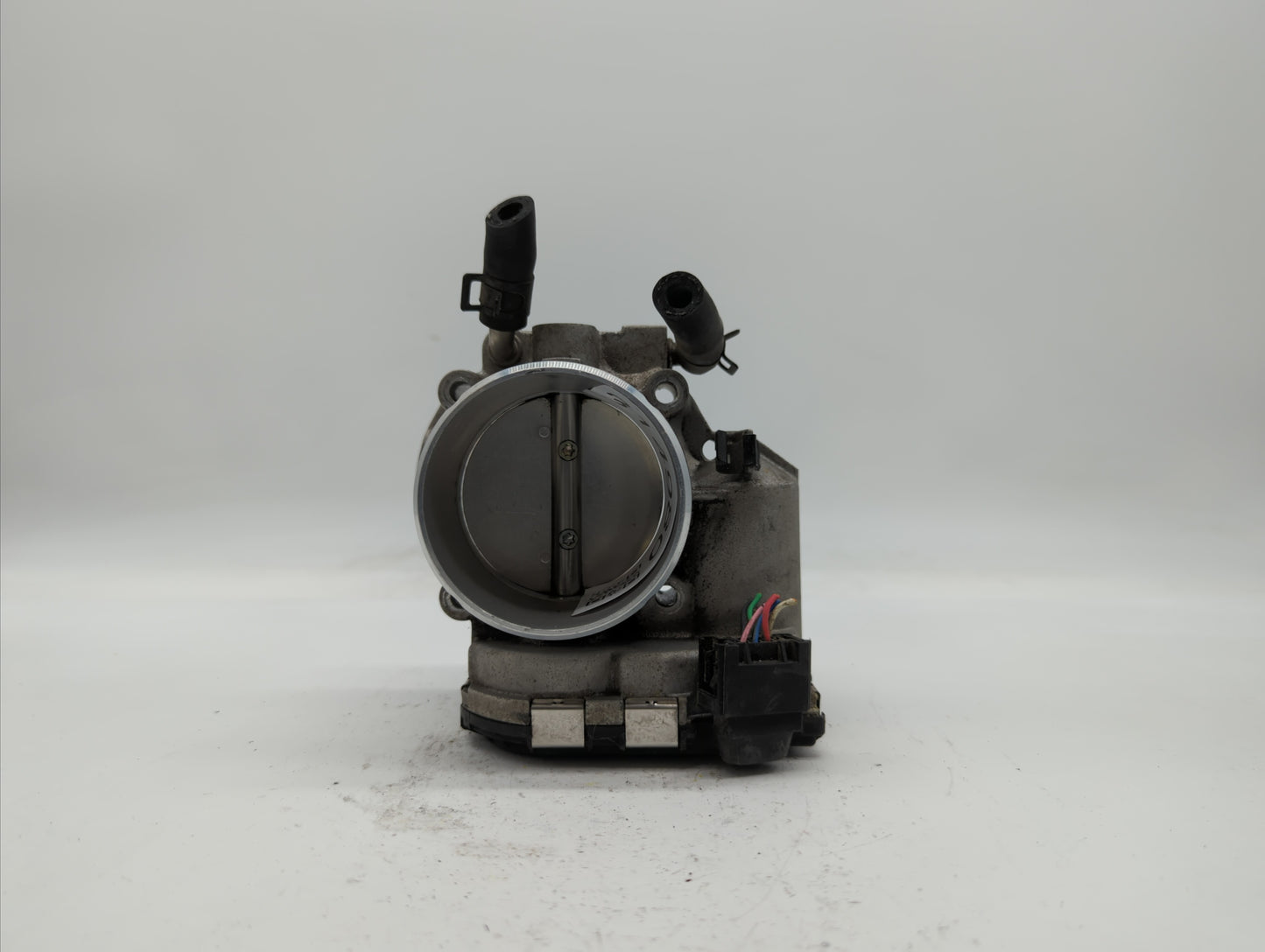 2011-2014 Hyundai Sonata Throttle Body P/N:35100-2G700 Fits Fits 2011 2012 2013 2014 2015 2016 OEM Used Auto Parts - Oemused