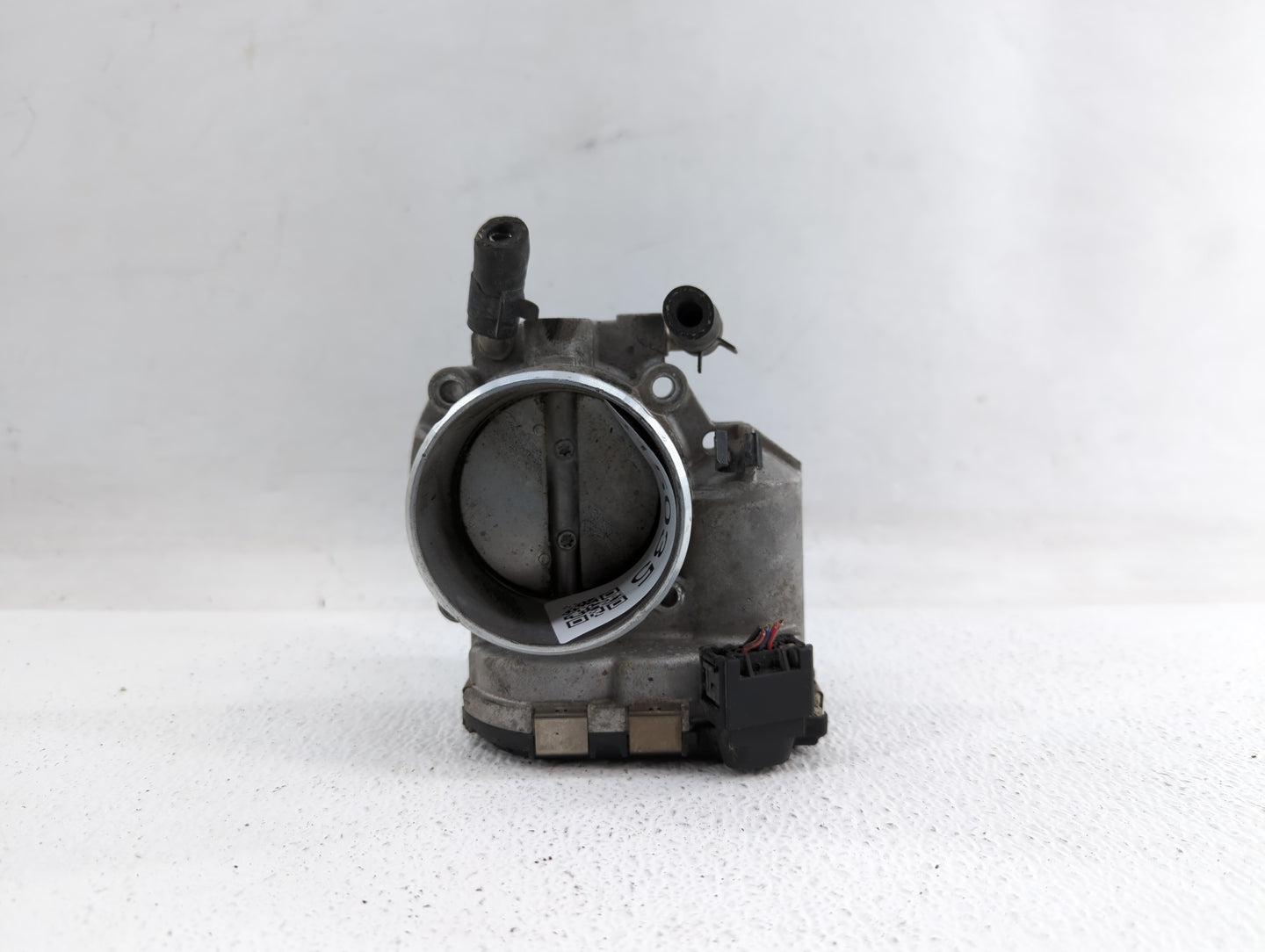 2011-2014 Hyundai Sonata Throttle Body P/N:35100-2G700 Fits Fits 2011 2012 2013 2014 2015 2016 OEM Used Auto Parts - Oemused