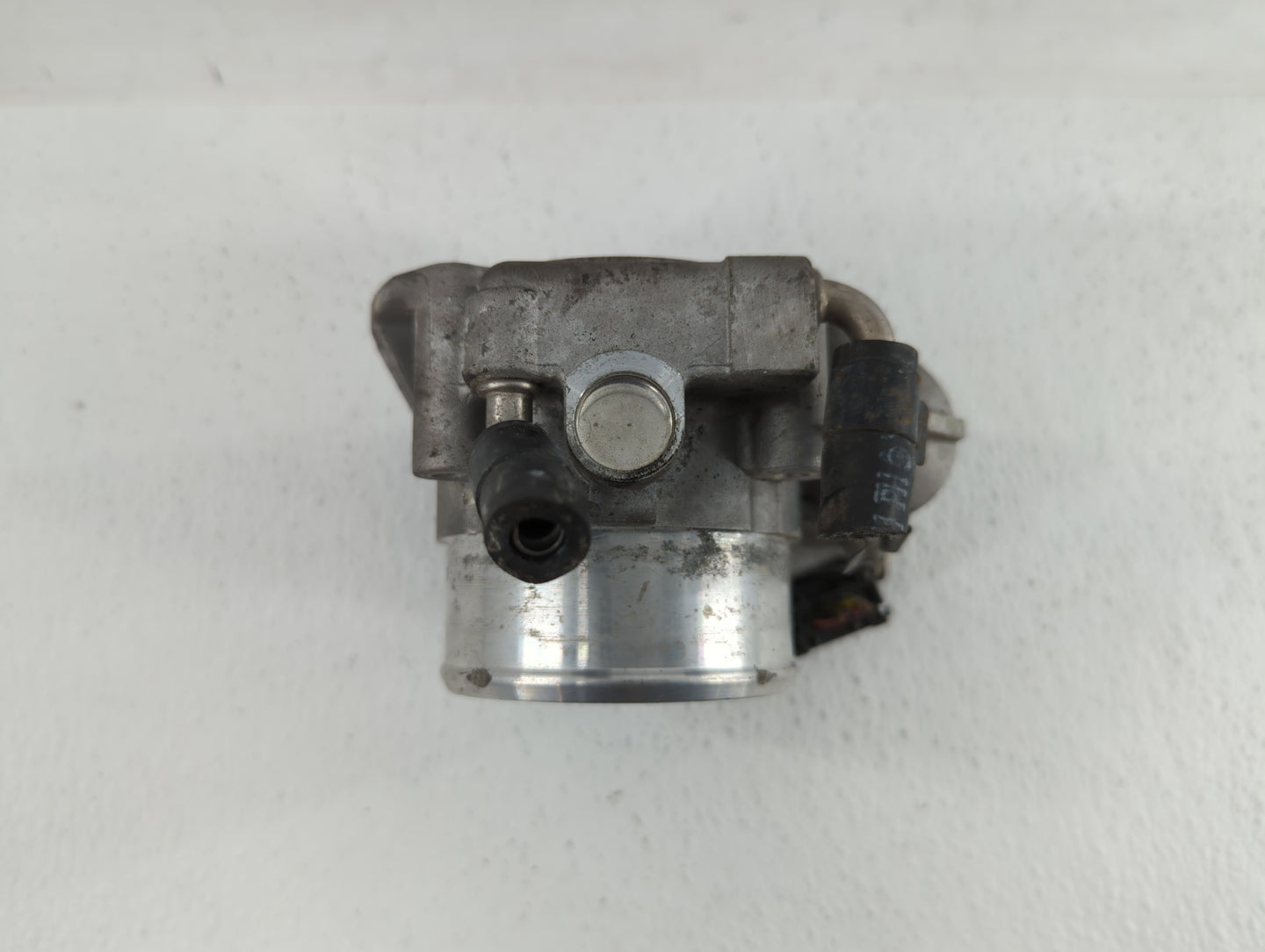 2011-2014 Hyundai Sonata Throttle Body P/N:35100-2G700 Fits Fits 2011 2012 2013 2014 2015 2016 OEM Used Auto Parts - Oemused