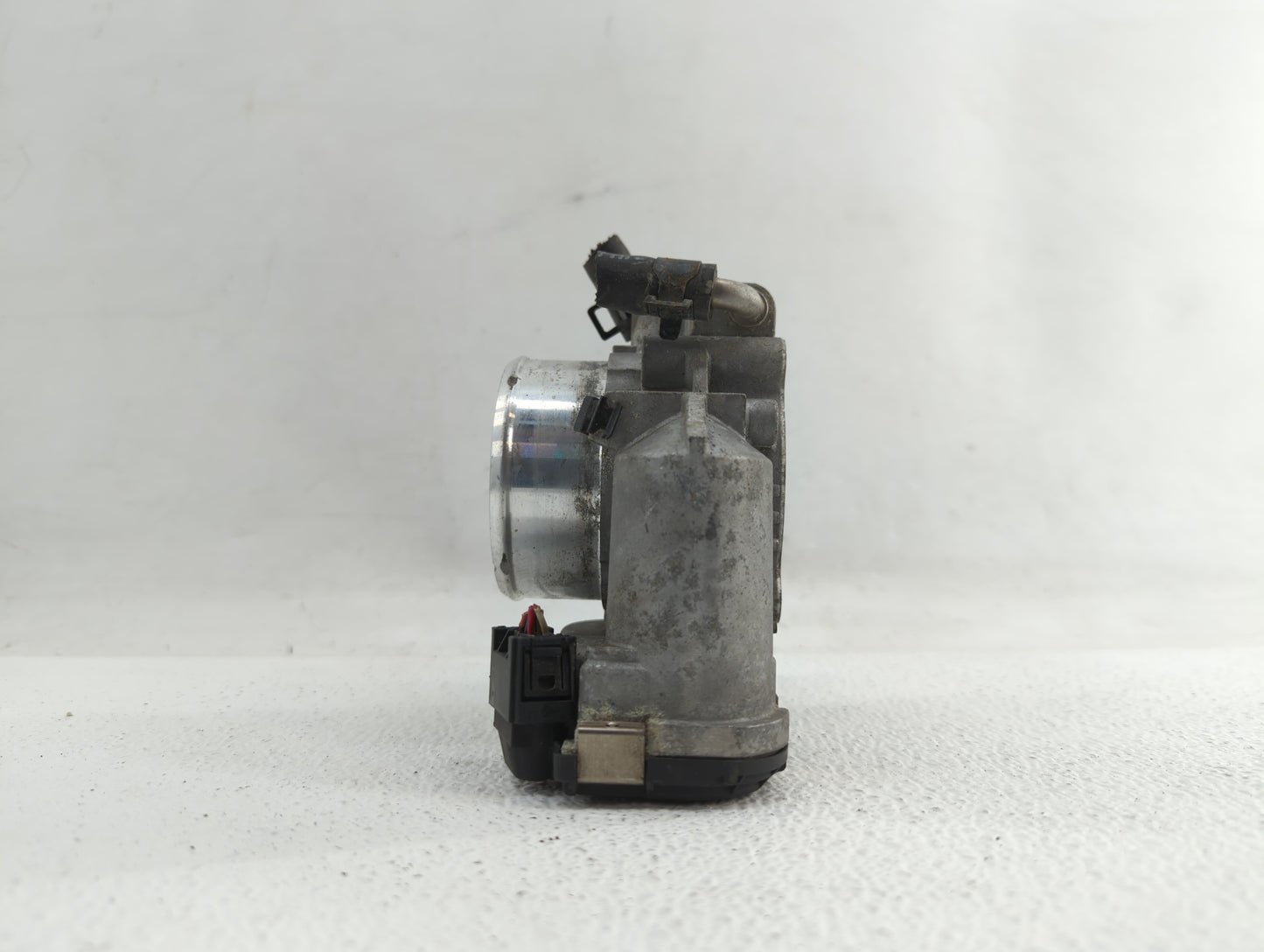 2011-2014 Hyundai Sonata Throttle Body P/N:35100-2G700 Fits Fits 2011 2012 2013 2014 2015 2016 OEM Used Auto Parts - Oemused