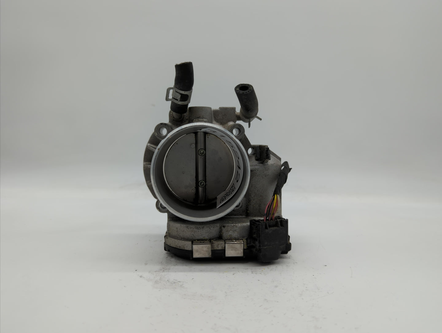 2011-2014 Hyundai Sonata Throttle Body P/N:35100-2G700 Fits Fits 2011 2012 2013 2014 2015 2016 OEM Used Auto Parts - Oemused