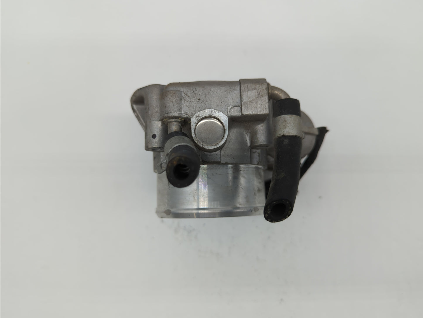 2011-2014 Hyundai Sonata Throttle Body P/N:35100-2G700 Fits Fits 2011 2012 2013 2014 2015 2016 OEM Used Auto Parts - Oemused