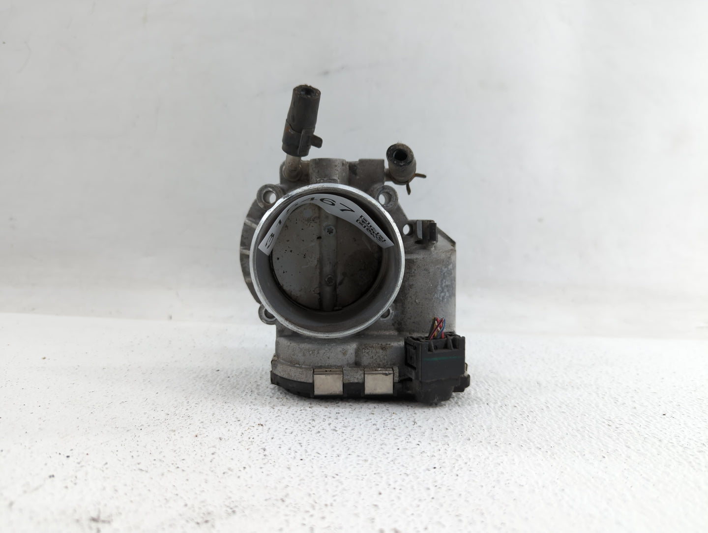 2011-2014 Hyundai Sonata Throttle Body P/N:35100-2G700 Fits Fits 2011 2012 2013 2014 2015 2016 OEM Used Auto Parts - Oemused