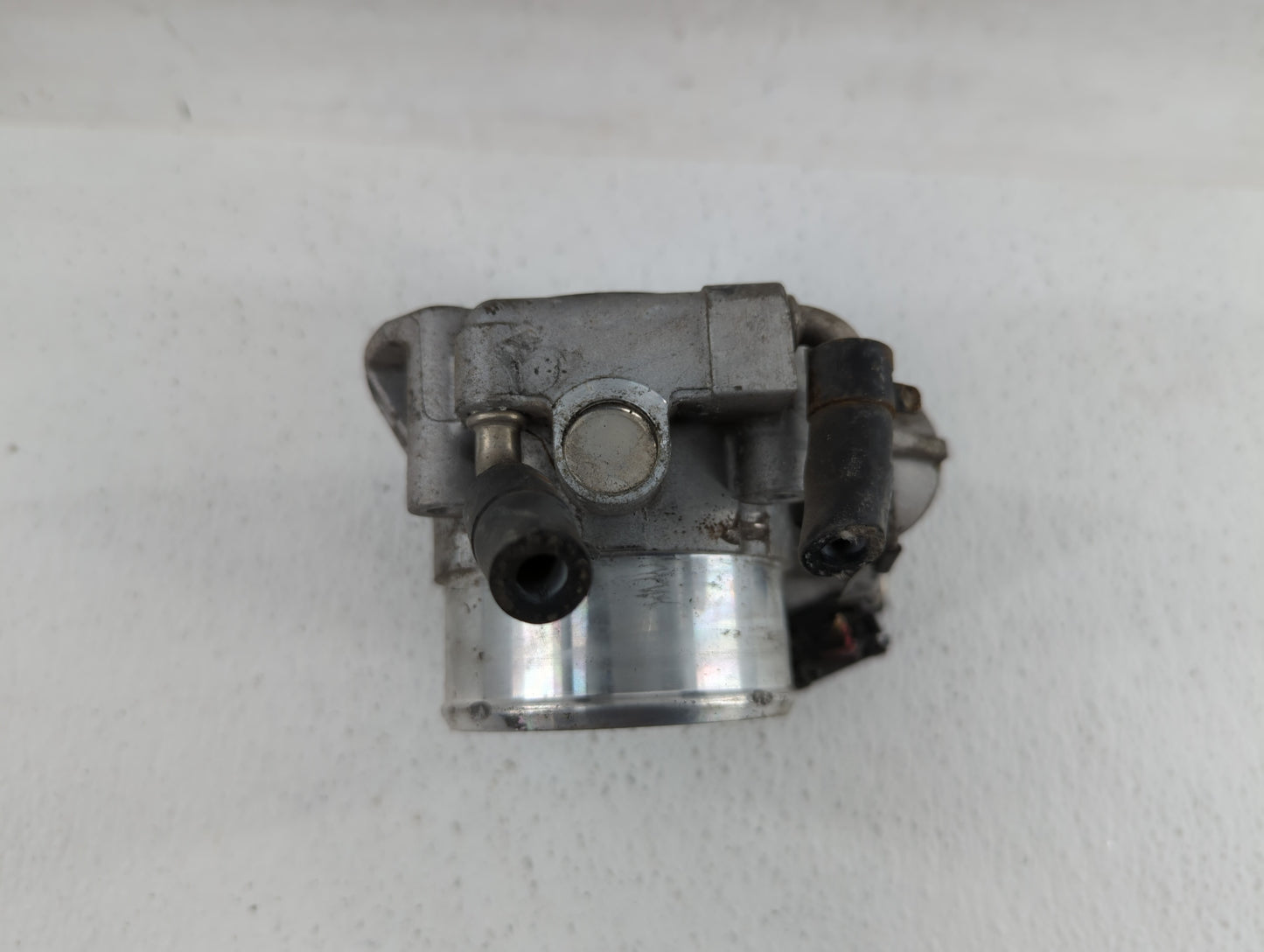 2011-2014 Hyundai Sonata Throttle Body P/N:35100-2G700 Fits Fits 2011 2012 2013 2014 2015 2016 OEM Used Auto Parts - Oemused