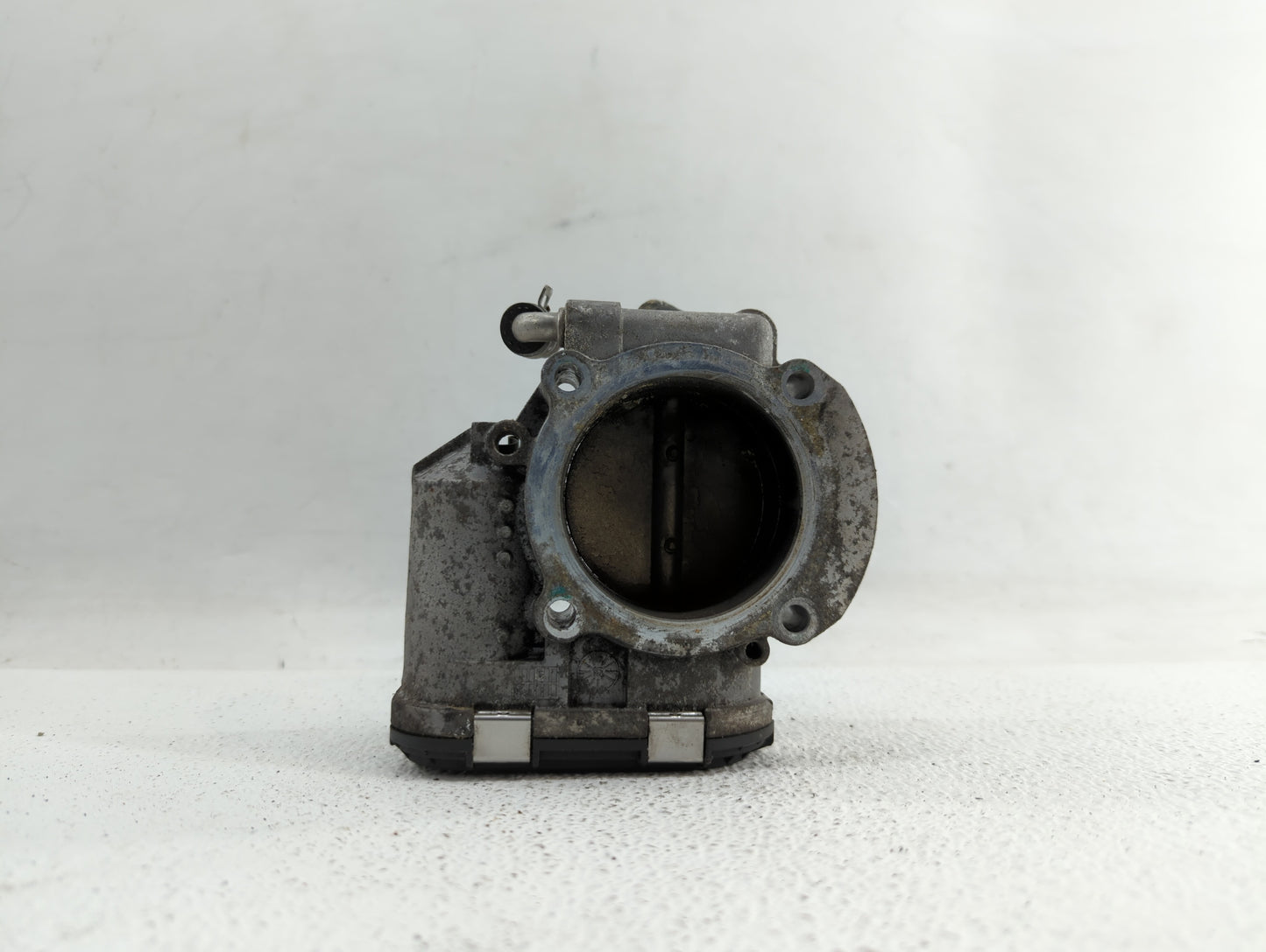 2011-2014 Hyundai Sonata Throttle Body P/N:35100-2G700 Fits Fits 2011 2012 2013 2014 2015 2016 OEM Used Auto Parts - Oemused