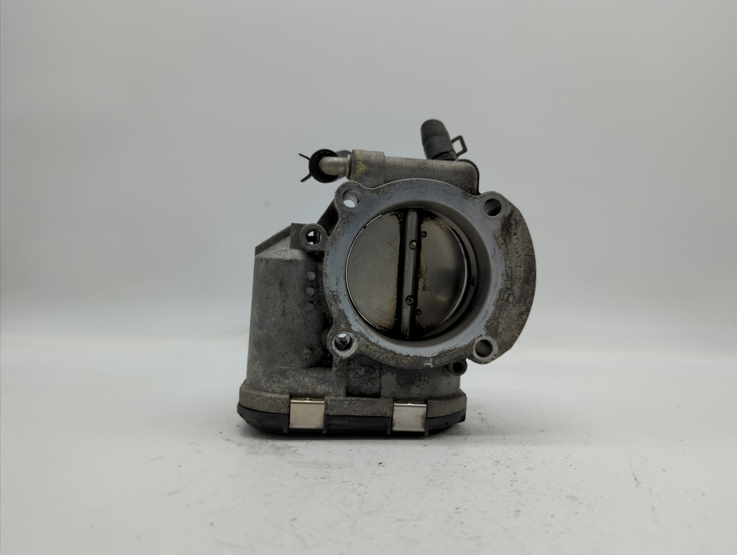 2011-2014 Hyundai Sonata Throttle Body P/N:35100-2G700 Fits Fits 2011 2012 2013 2014 2015 2016 OEM Used Auto Parts - Oemused
