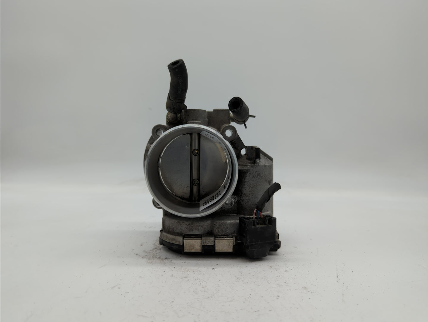 2011-2014 Hyundai Sonata Throttle Body P/N:35100-2G700 Fits Fits 2011 2012 2013 2014 2015 2016 OEM Used Auto Parts - Oemused