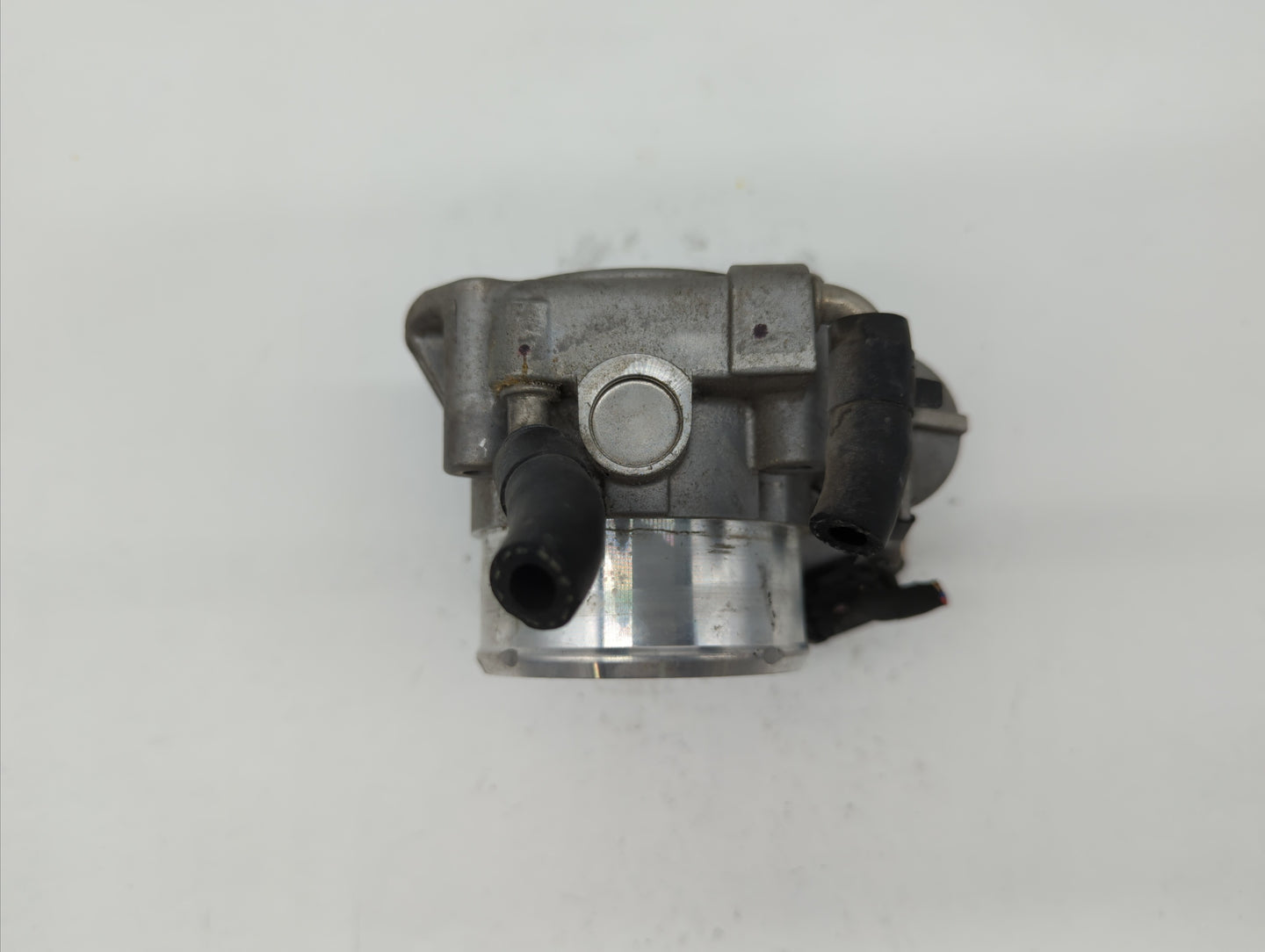 2011-2014 Hyundai Sonata Throttle Body P/N:35100-2G700 Fits Fits 2011 2012 2013 2014 2015 2016 OEM Used Auto Parts - Oemused