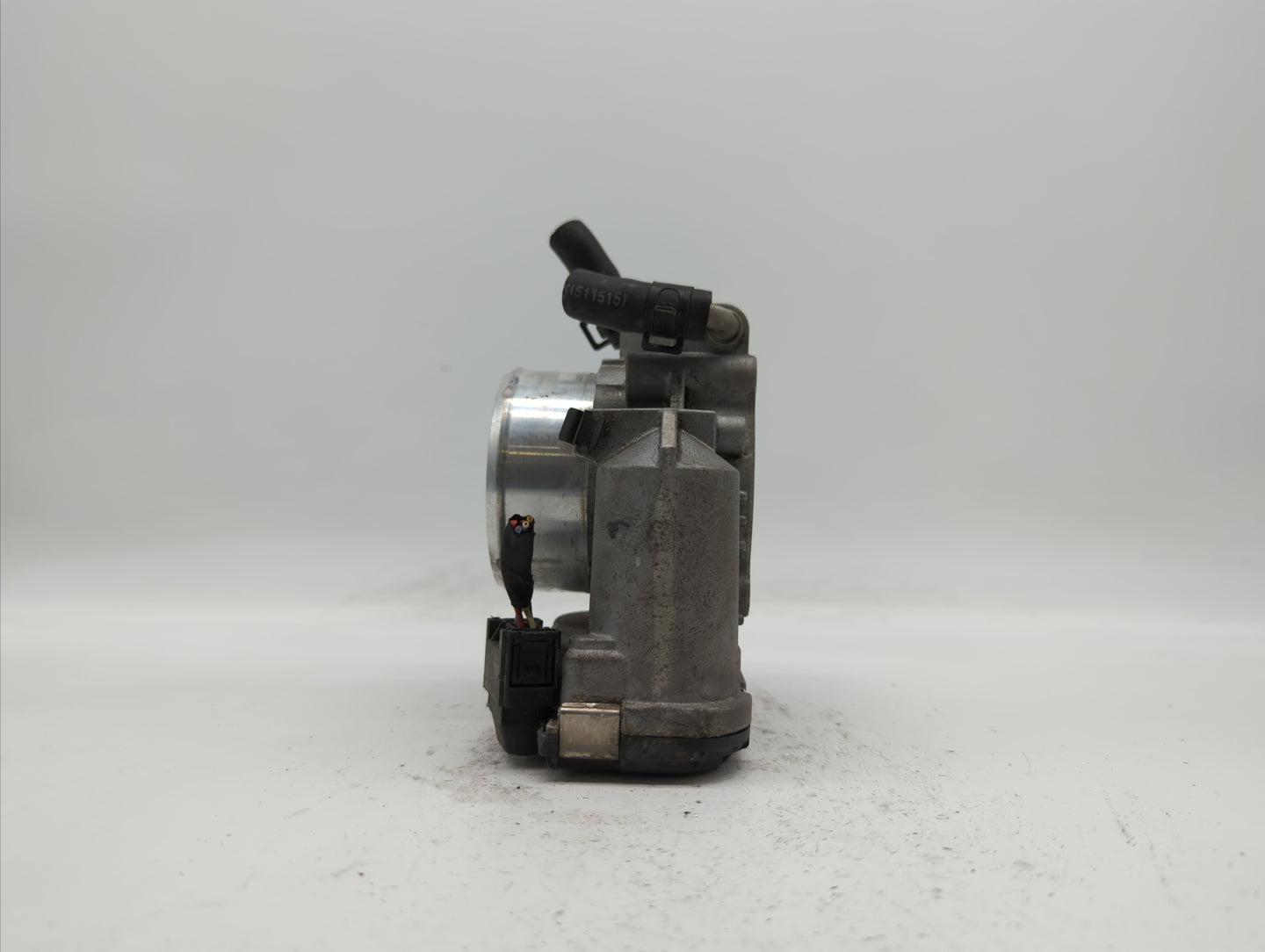 2011-2014 Hyundai Sonata Throttle Body P/N:35100-2G700 Fits Fits 2011 2012 2013 2014 2015 2016 OEM Used Auto Parts - Oemused