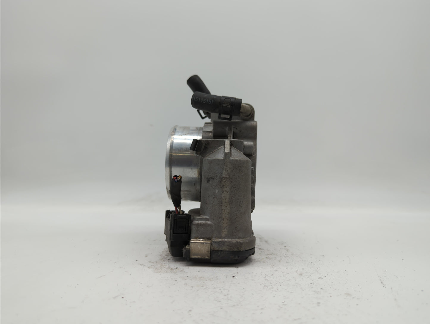 2011-2014 Hyundai Sonata Throttle Body P/N:35100-2G700 Fits Fits 2011 2012 2013 2014 2015 2016 OEM Used Auto Parts - Oemused