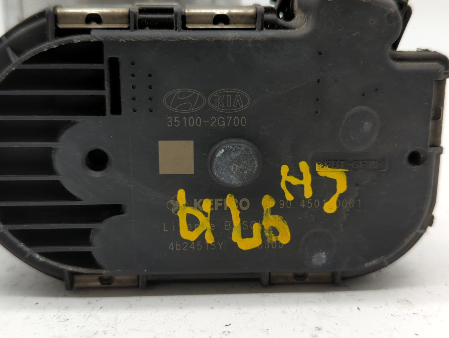 2011-2014 Hyundai Sonata Throttle Body P/N:35100-2G700 Fits Fits 2011 2012 2013 2014 2015 2016 OEM Used Auto Parts - Oemused