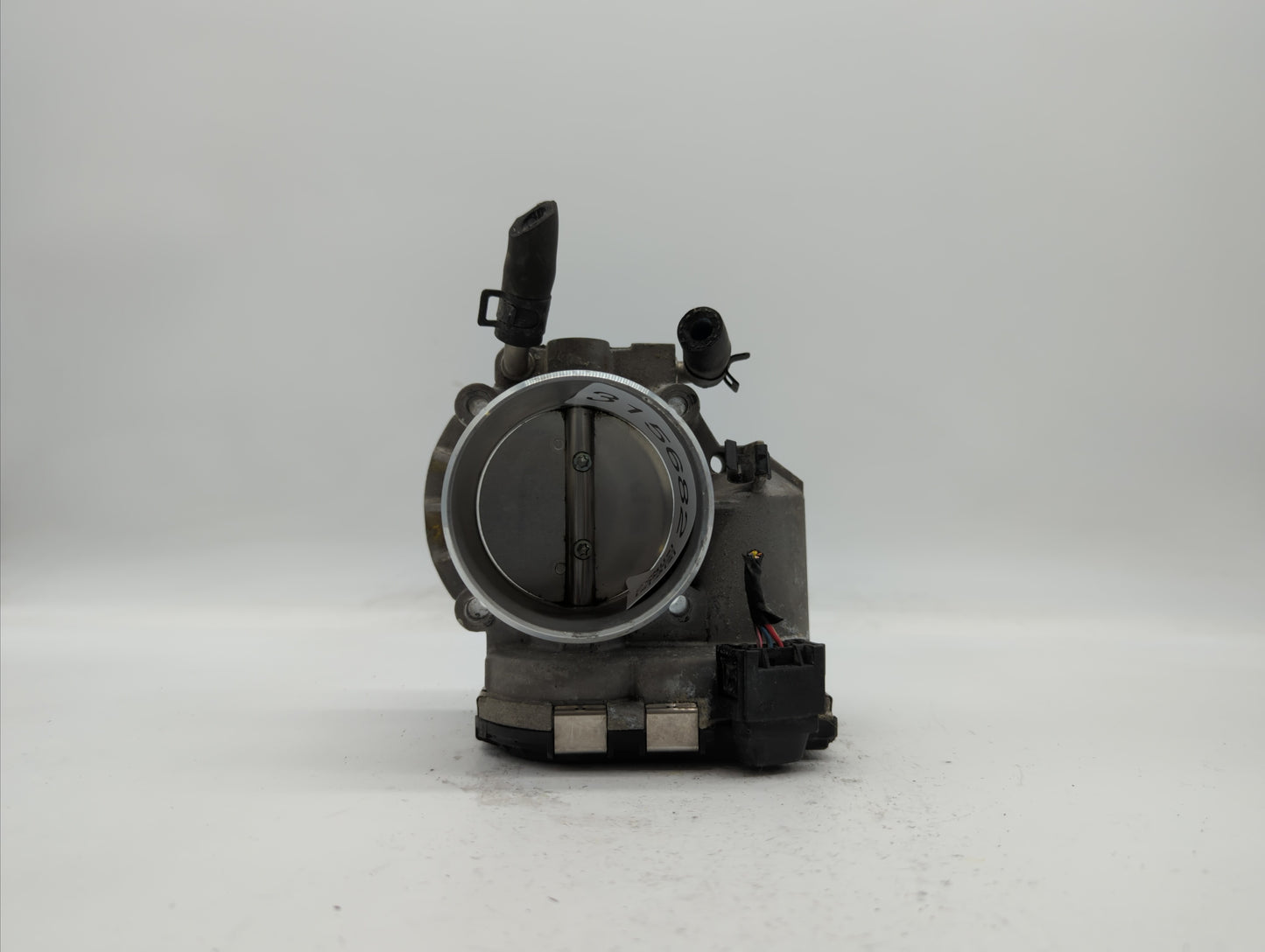 2011-2014 Hyundai Sonata Throttle Body P/N:35100-2G700 Fits Fits 2011 2012 2013 2014 2015 2016 OEM Used Auto Parts - Oemused