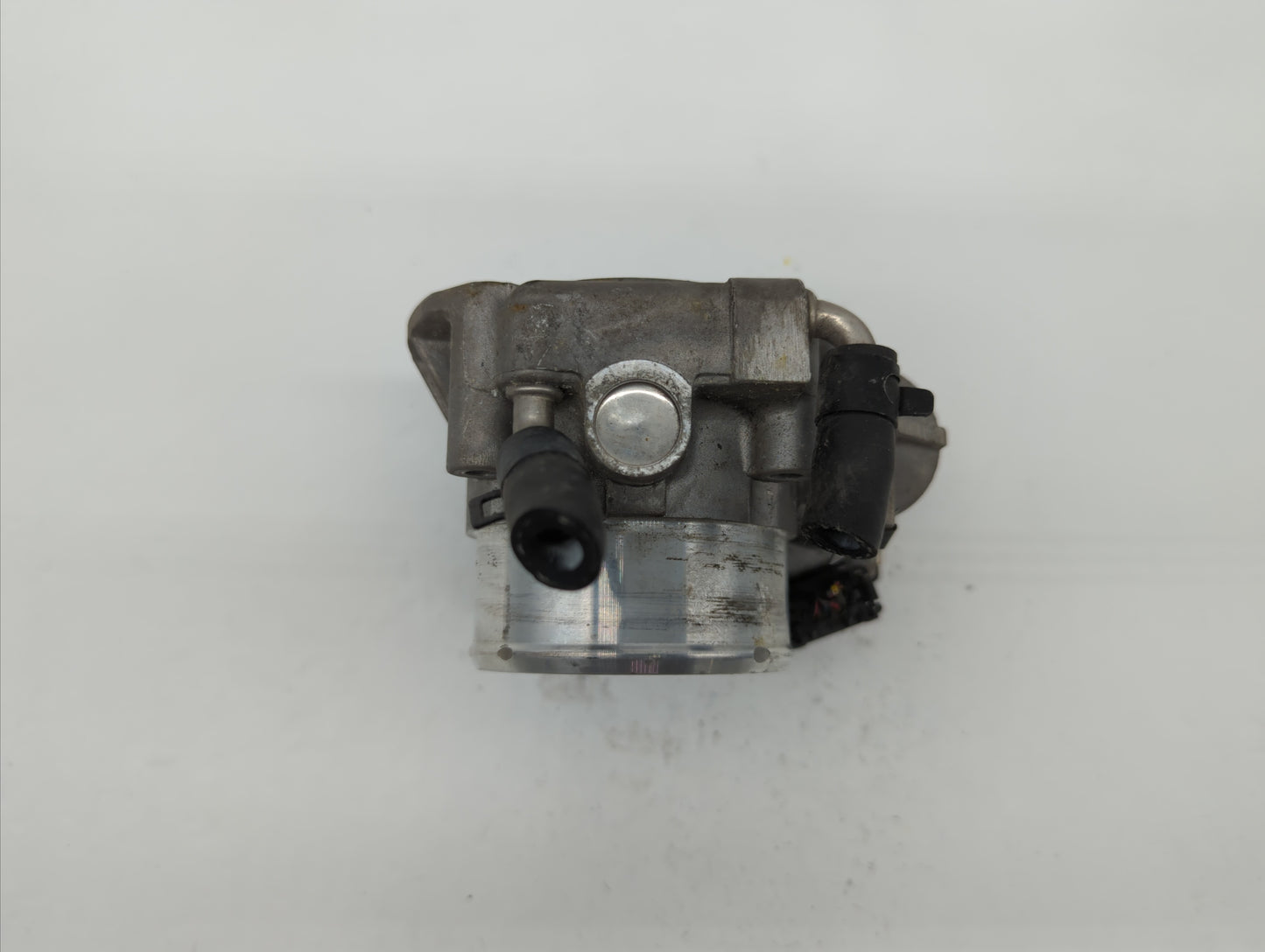 2011-2014 Hyundai Sonata Throttle Body P/N:35100-2G700 Fits Fits 2011 2012 2013 2014 2015 2016 OEM Used Auto Parts - Oemused