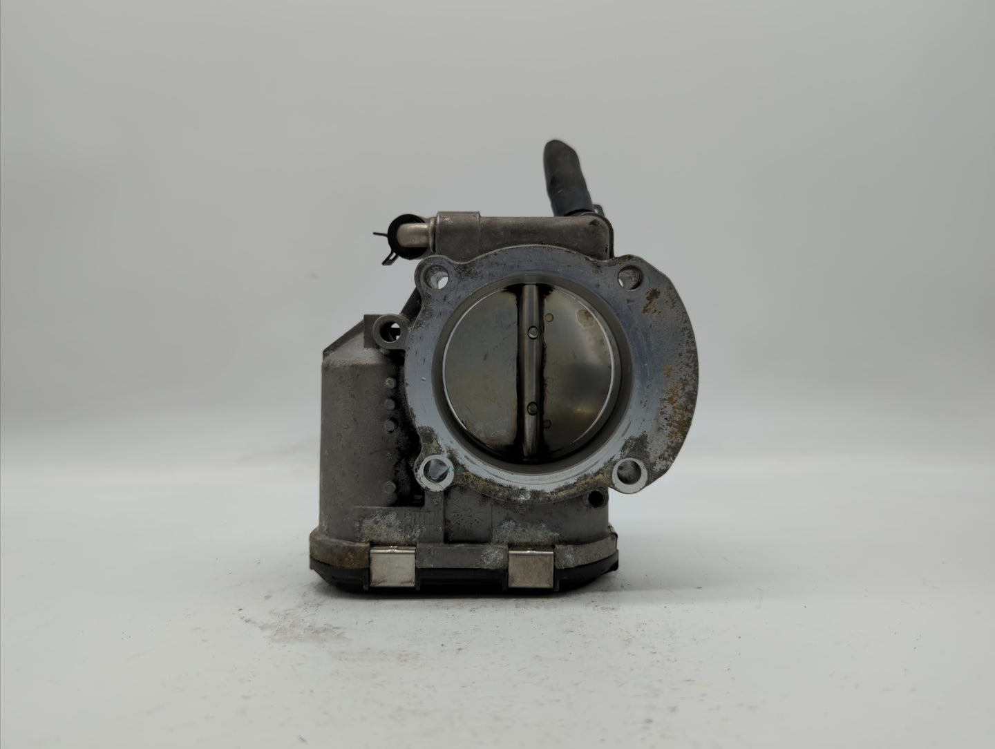 2011-2014 Hyundai Sonata Throttle Body P/N:35100-2G700 Fits Fits 2011 2012 2013 2014 2015 2016 OEM Used Auto Parts - Oemused