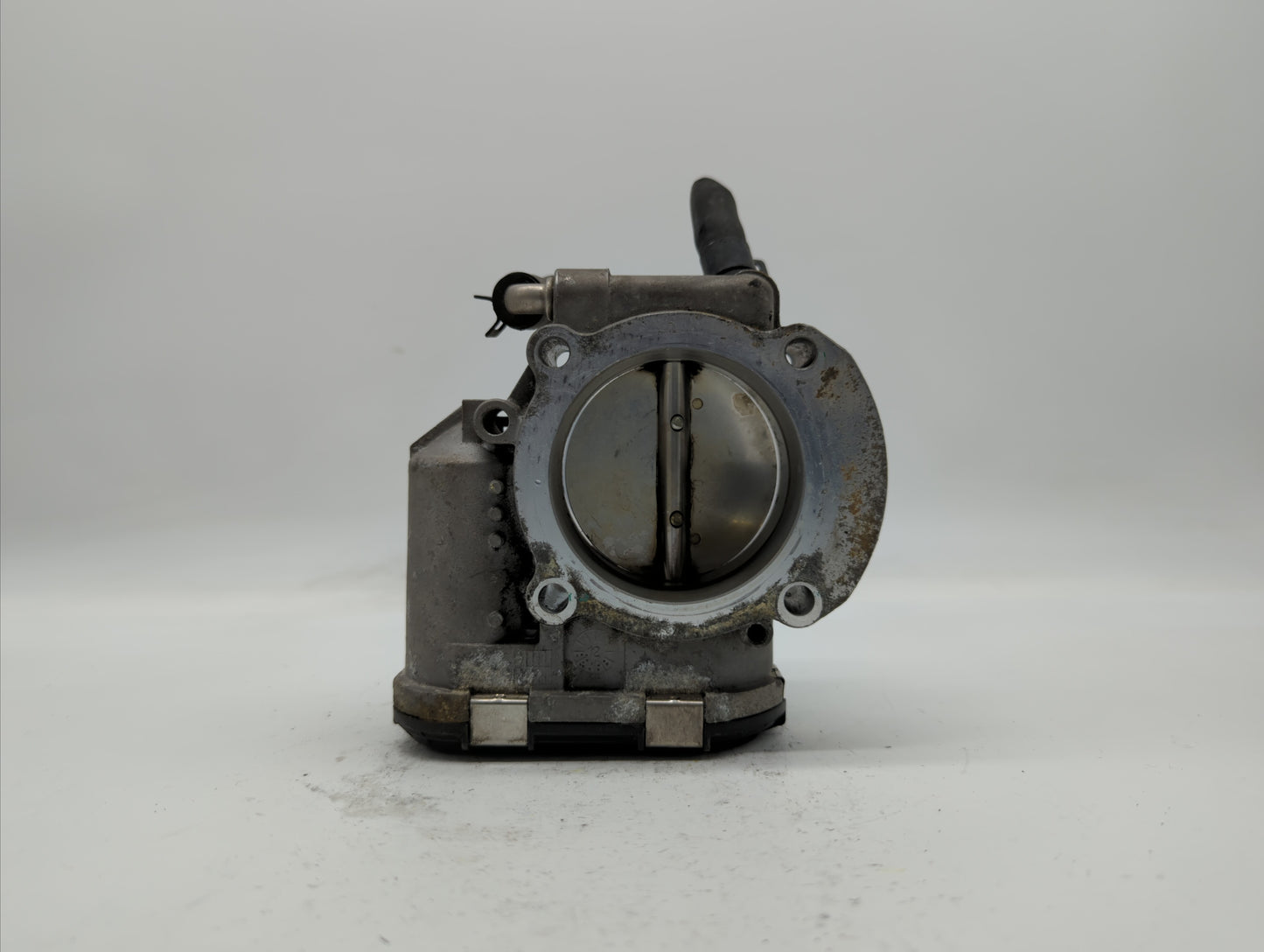 2011-2014 Hyundai Sonata Throttle Body P/N:35100-2G700 Fits Fits 2011 2012 2013 2014 2015 2016 OEM Used Auto Parts - Oemused