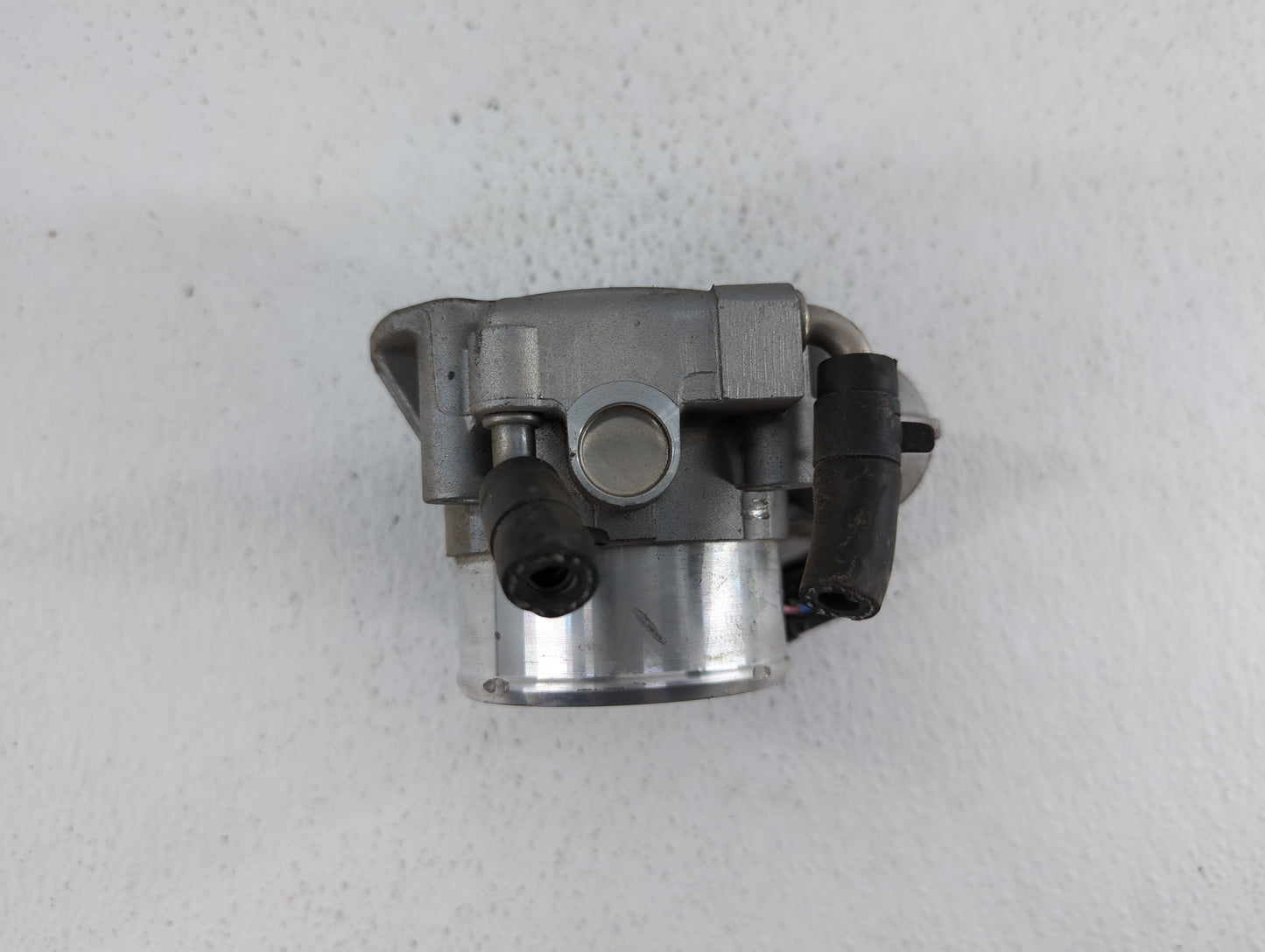 2011-2014 Hyundai Sonata Throttle Body P/N:35100-2G700 Fits Fits 2011 2012 2013 2014 2015 2016 OEM Used Auto Parts - Oemused