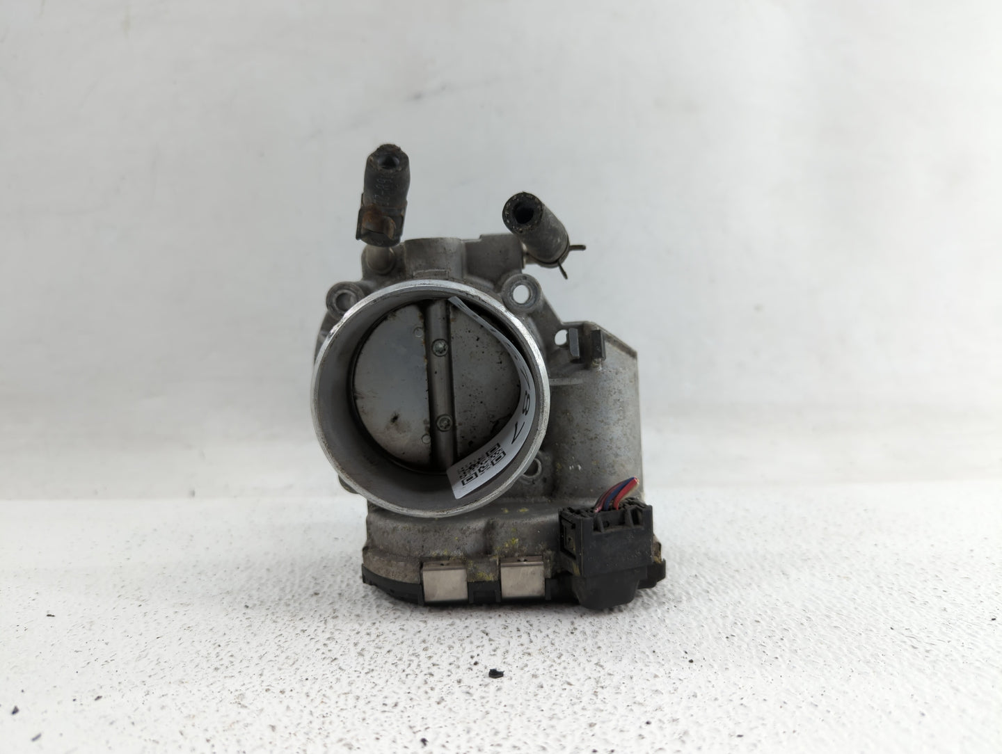 2011-2014 Hyundai Sonata Throttle Body P/N:35100-2G700 Fits Fits 2011 2012 2013 2014 2015 2016 OEM Used Auto Parts - Oemused