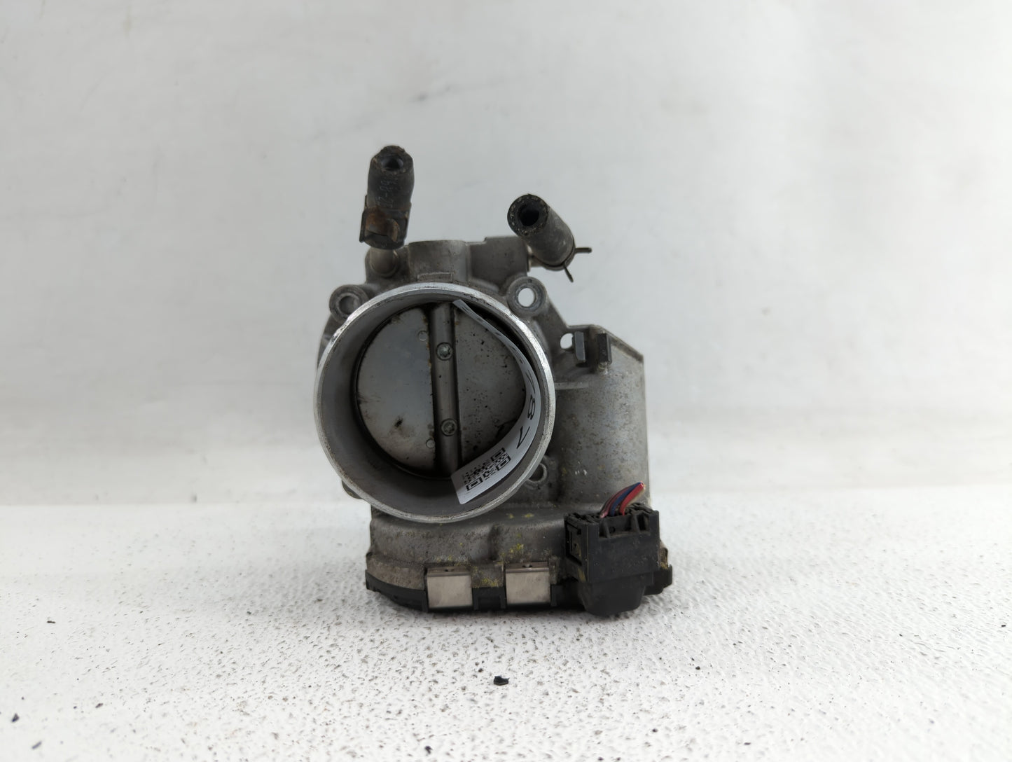 2011-2014 Hyundai Sonata Throttle Body P/N:35100-2G700 Fits Fits 2011 2012 2013 2014 2015 2016 OEM Used Auto Parts - Oemused