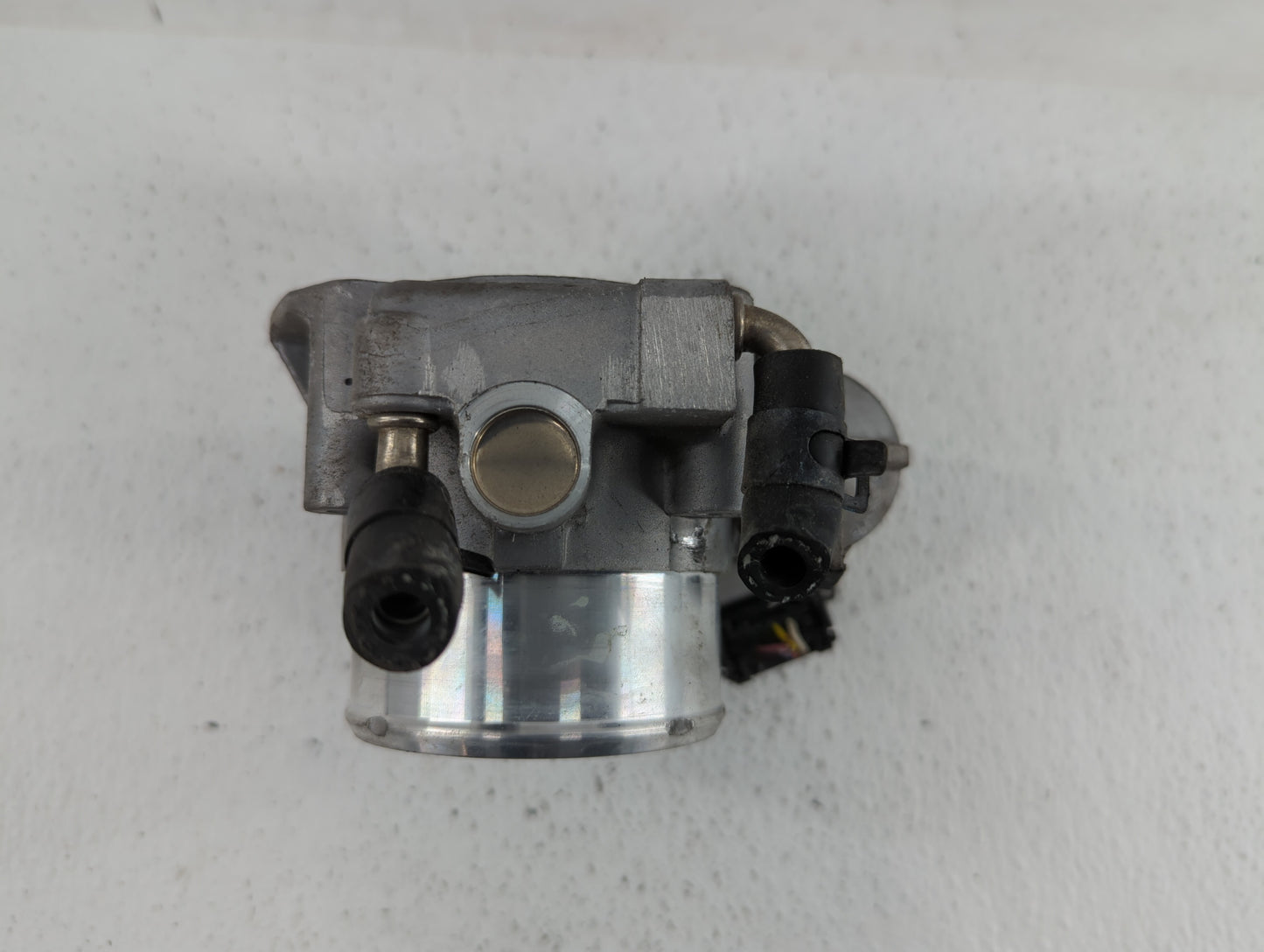 2011-2014 Hyundai Sonata Throttle Body P/N:35100-2G700 Fits Fits 2011 2012 2013 2014 2015 2016 OEM Used Auto Parts - Oemused