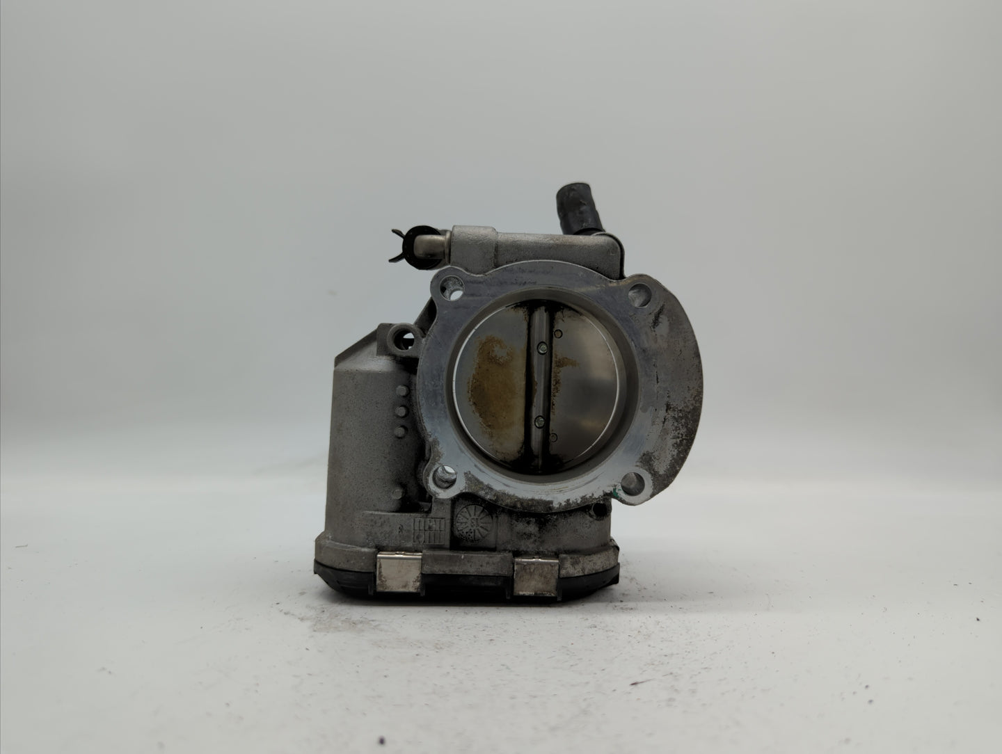 2011-2014 Hyundai Sonata Throttle Body P/N:35100-2G700 Fits Fits 2011 2012 2013 2014 2015 2016 OEM Used Auto Parts - Oemused