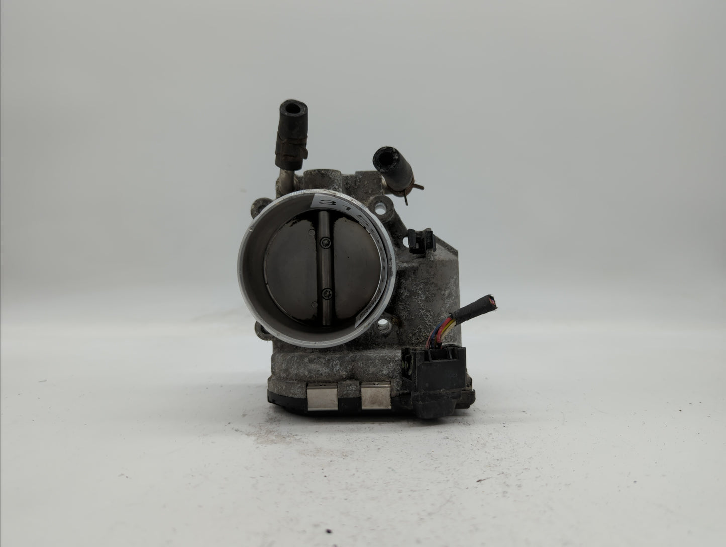 2011-2014 Hyundai Sonata Throttle Body P/N:35100-2G700 Fits Fits 2011 2012 2013 2014 2015 2016 OEM Used Auto Parts - Oemused
