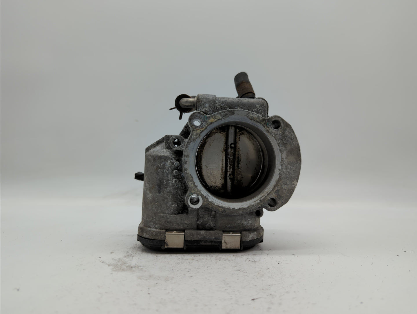2011-2014 Hyundai Sonata Throttle Body P/N:35100-2G700 Fits Fits 2011 2012 2013 2014 2015 2016 OEM Used Auto Parts - Oemused