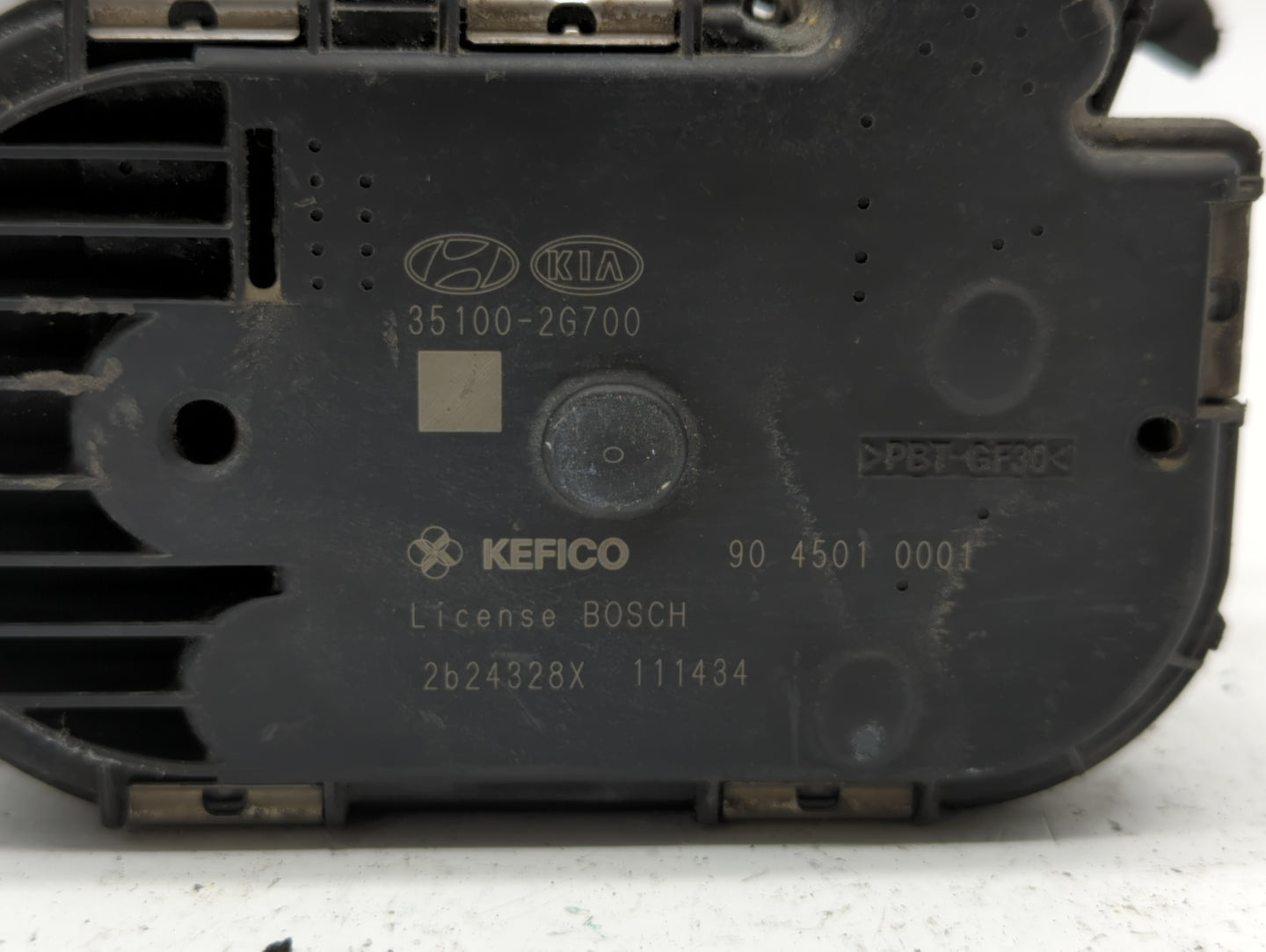 2011-2014 Hyundai Sonata Throttle Body P/N:35100-2G700 Fits Fits 2011 2012 2013 2014 2015 2016 OEM Used Auto Parts - Oemused