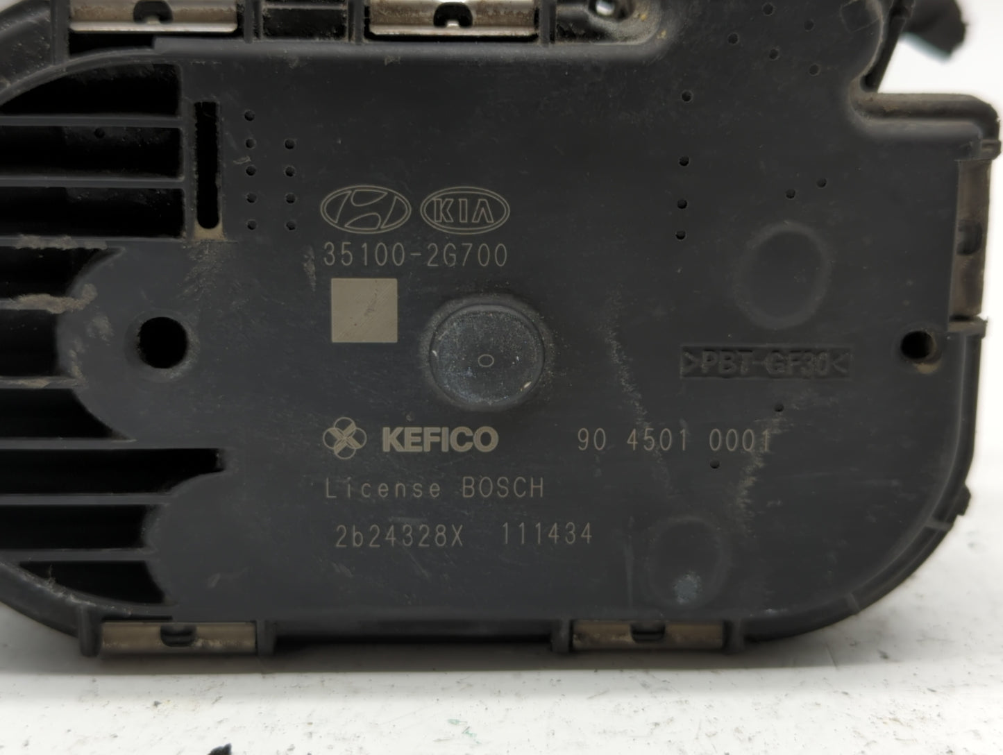 2011-2014 Hyundai Sonata Throttle Body P/N:35100-2G700 Fits Fits 2011 2012 2013 2014 2015 2016 OEM Used Auto Parts - Oemused