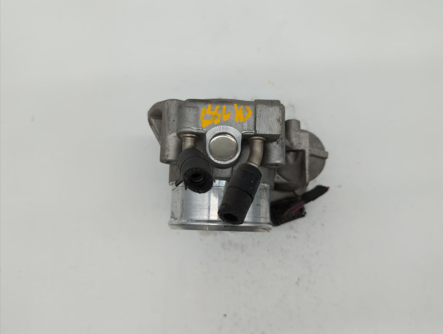 2011-2014 Hyundai Sonata Throttle Body P/N:35100-2G710 Fits Fits 2011 2012 2013 2014 2015 2016 OEM Used Auto Parts - Oemused