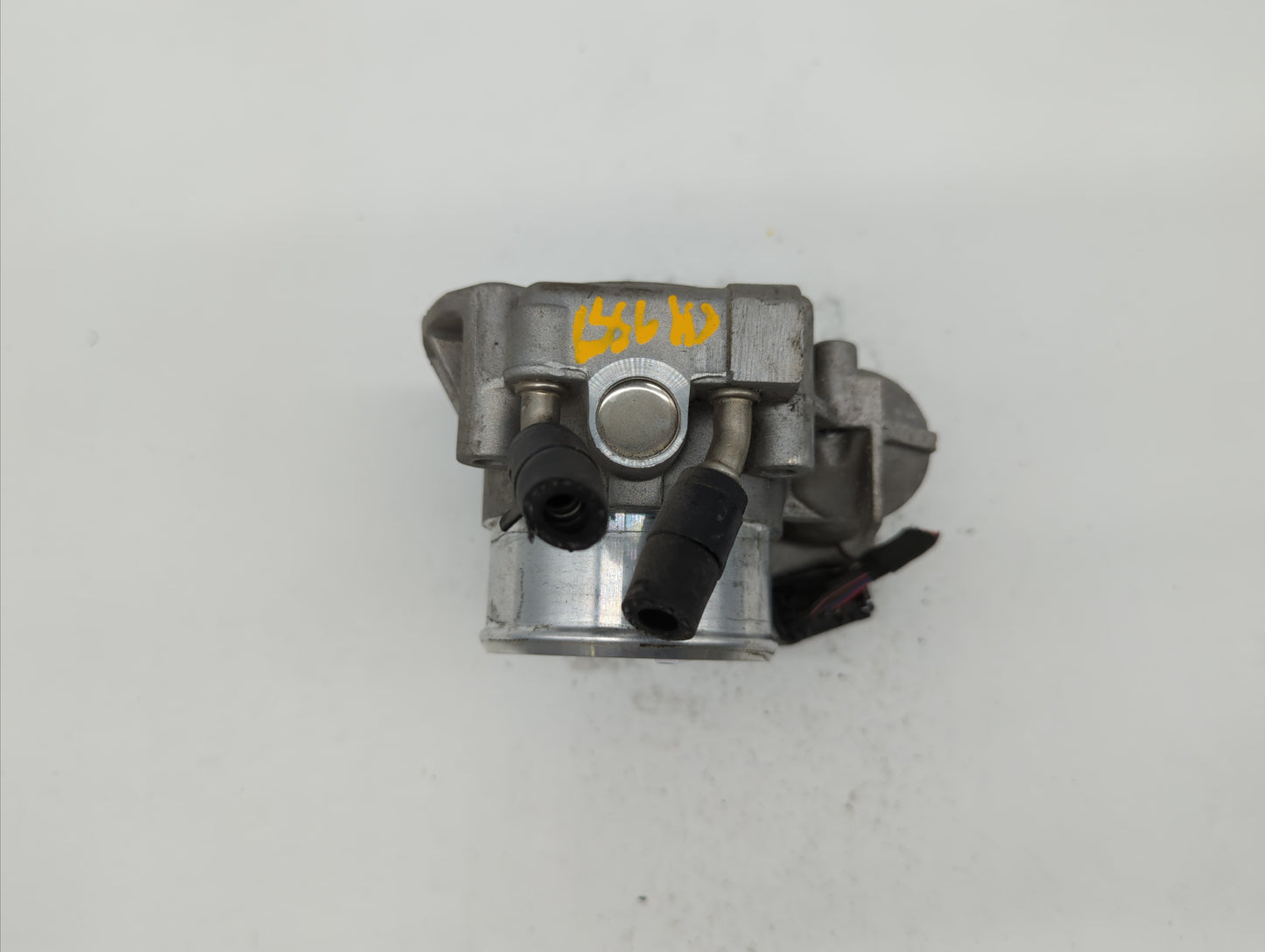 2011-2014 Hyundai Sonata Throttle Body P/N:35100-2G710 Fits Fits 2011 2012 2013 2014 2015 2016 OEM Used Auto Parts - Oemused