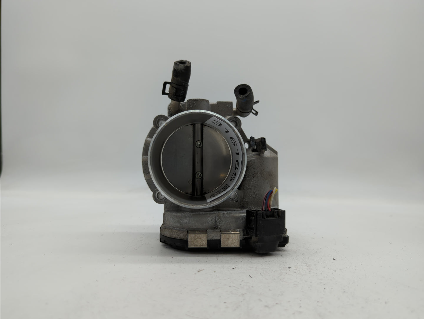 2011-2014 Hyundai Sonata Throttle Body P/N:35100-2G700 Fits Fits 2011 2012 2013 2014 2015 2016 OEM Used Auto Parts - Oemused