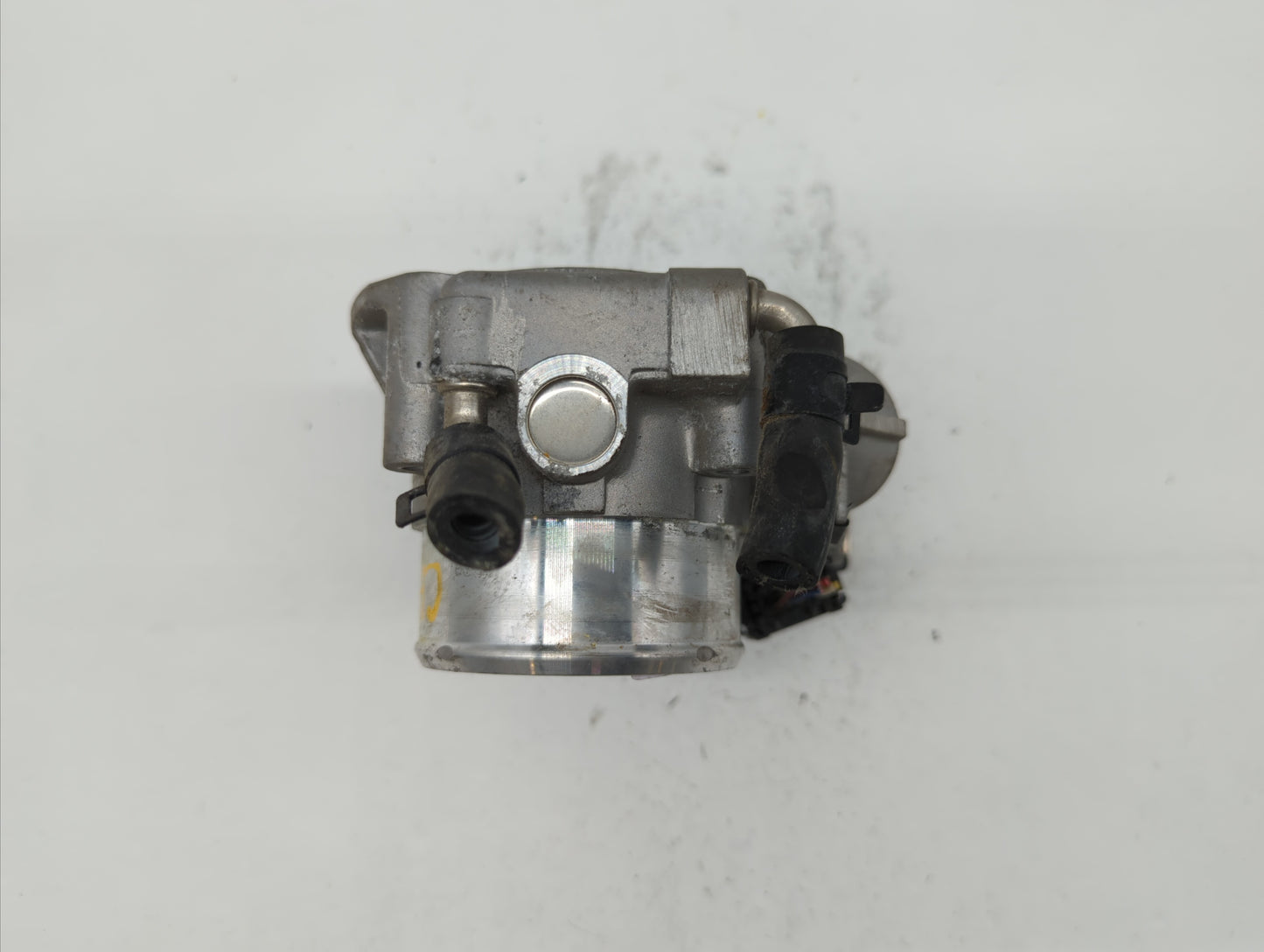 2011-2014 Hyundai Sonata Throttle Body P/N:35100-2G700 Fits Fits 2011 2012 2013 2014 2015 2016 OEM Used Auto Parts - Oemused