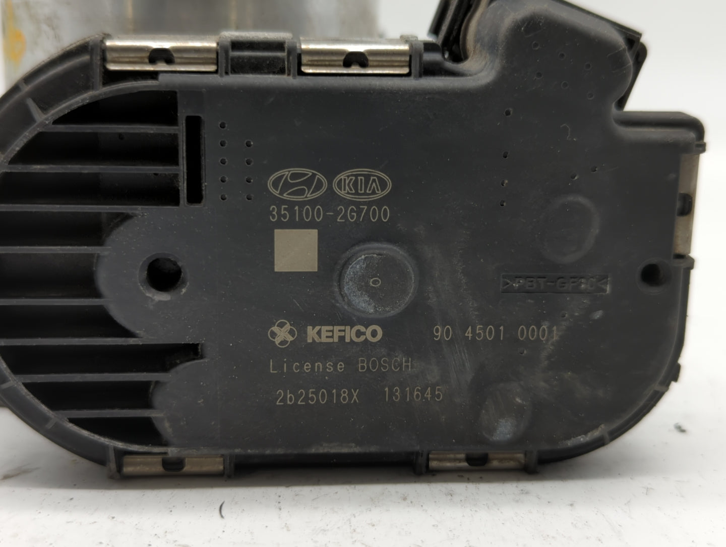 2011-2014 Hyundai Sonata Throttle Body P/N:35100-2G700 Fits Fits 2011 2012 2013 2014 2015 2016 OEM Used Auto Parts - Oemused