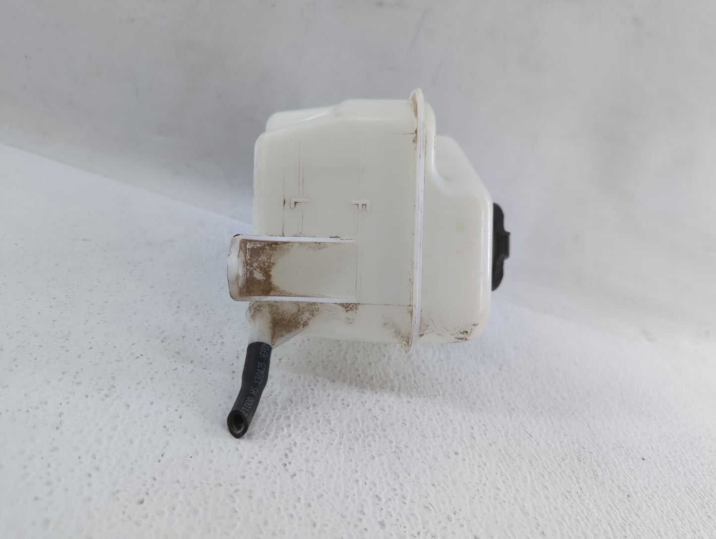 2011-2015 Hyundai Sonata Radiator Coolant Overflow Expansion Tank Bottle 336430 - Oemusedautoparts1.com