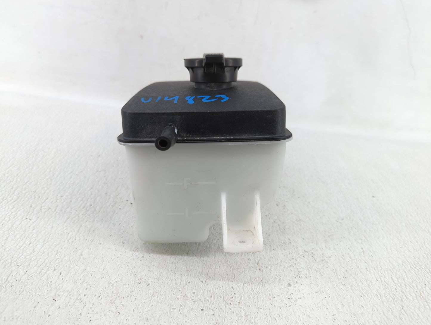 2011-2015 Hyundai Sonata Radiator Coolant Overflow Expansion Tank Bottle - Oemusedautoparts1.com