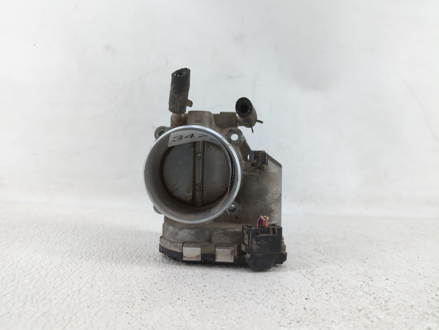 2011-2014 Hyundai Sonata Throttle Body P/N:35100-2G700 Fits Fits 2011 2012 2013 2014 2015 2016 OEM Used Auto Parts - Oemused