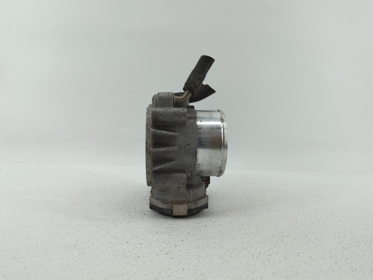 2011-2014 Hyundai Sonata Throttle Body P/N:904501 0001 35100-2G700 Fits Fits 2011 2012 2013 2014 2015 2016 OEM Used Auto Par