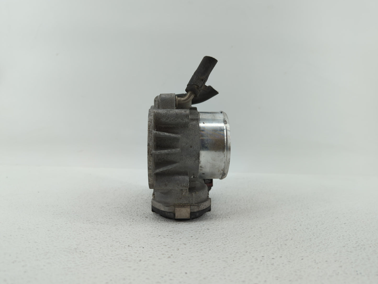 2011-2014 Hyundai Sonata Throttle Body P/N:904501 0001 35100-2G700 Fits Fits 2011 2012 2013 2014 2015 2016 OEM Used Auto Par