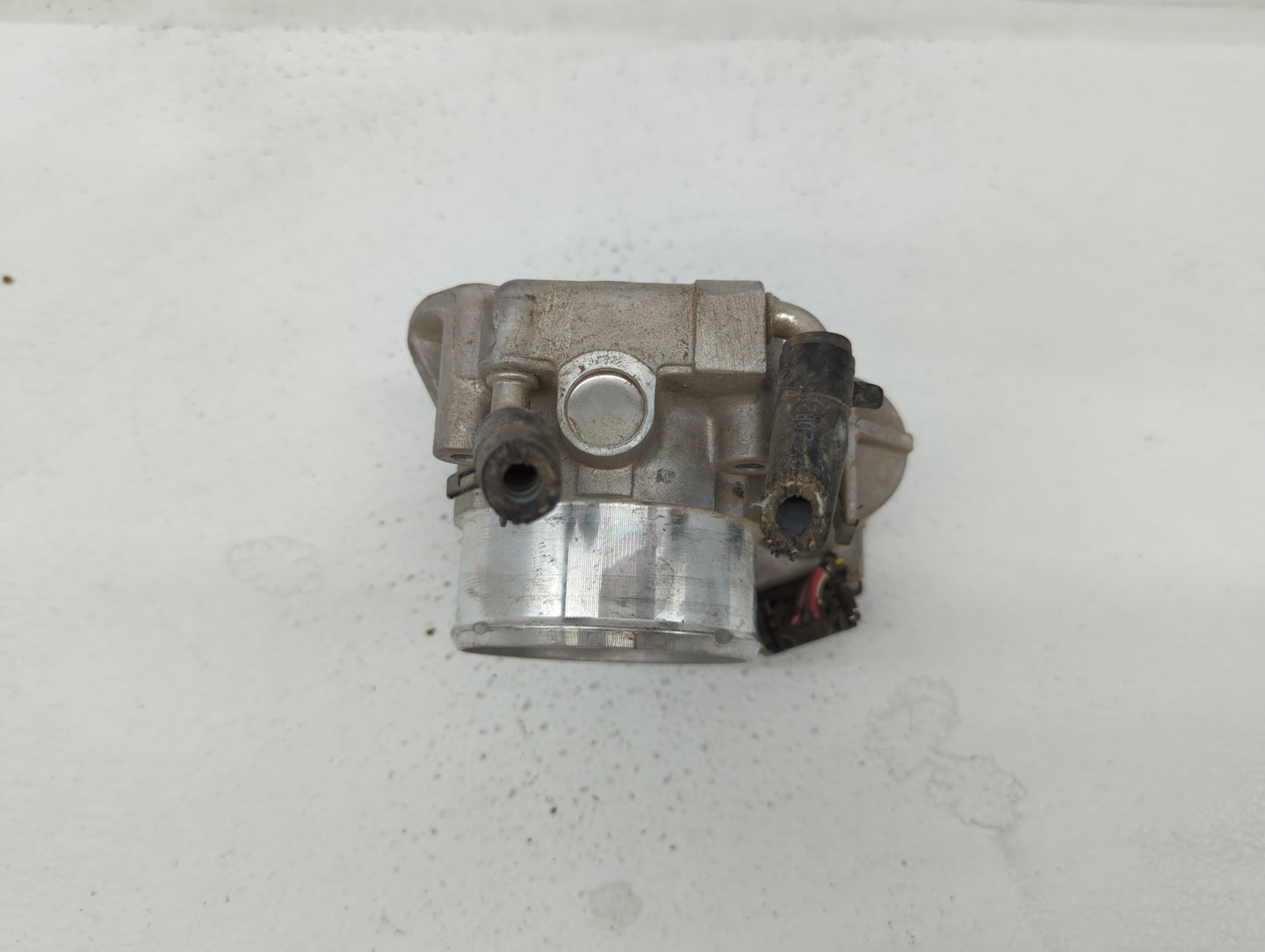 2013 Hyundai Sonata Throttle Body P/N:35100-2G700 EA-A60-01 C Fits Fits 2009 2010 2011 2012 OEM Used Auto Parts - Oemusedaut