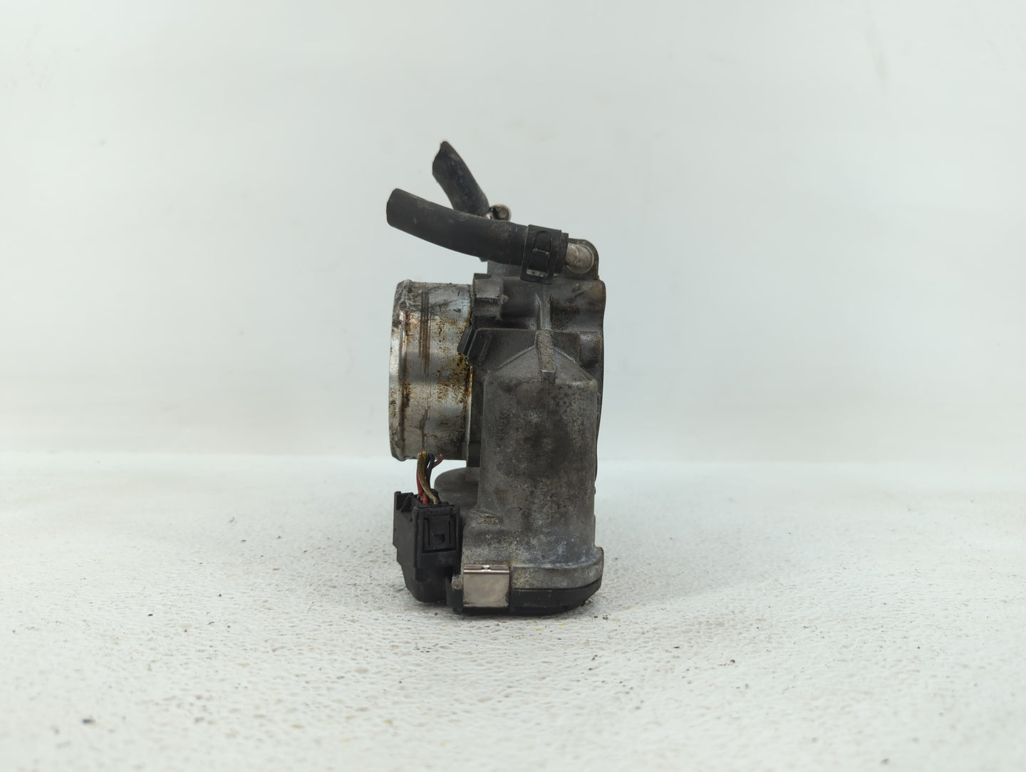 2011-2014 Hyundai Sonata Throttle Body P/N:904501 0001 35100-2G700 Fits Fits 2011 2012 2013 2014 2015 2016 OEM Used Auto Par