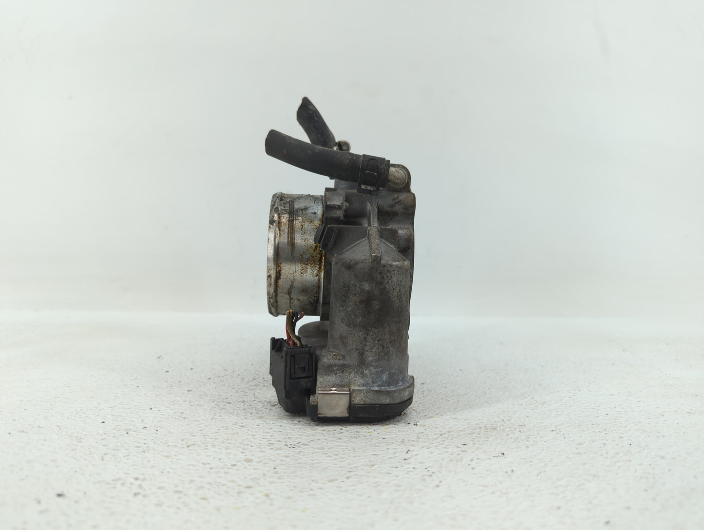 2011-2014 Hyundai Sonata Throttle Body P/N:904501 0001 35100-2G700 Fits Fits 2011 2012 2013 2014 2015 2016 OEM Used Auto Par