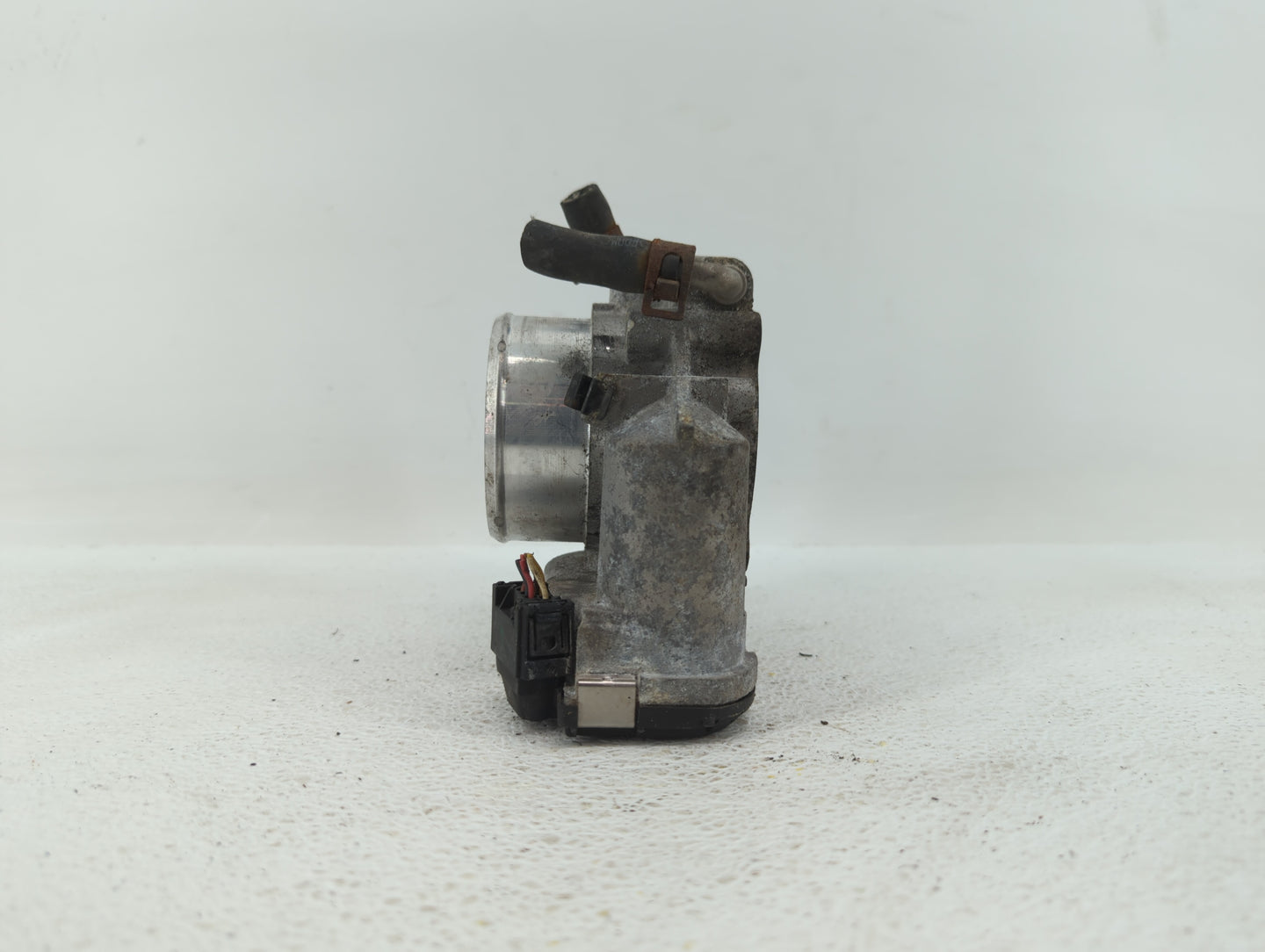 2011-2014 Hyundai Sonata Throttle Body P/N:904501 0001 35100-2G700 Fits Fits 2011 2012 2013 2014 2015 2016 OEM Used Auto Par