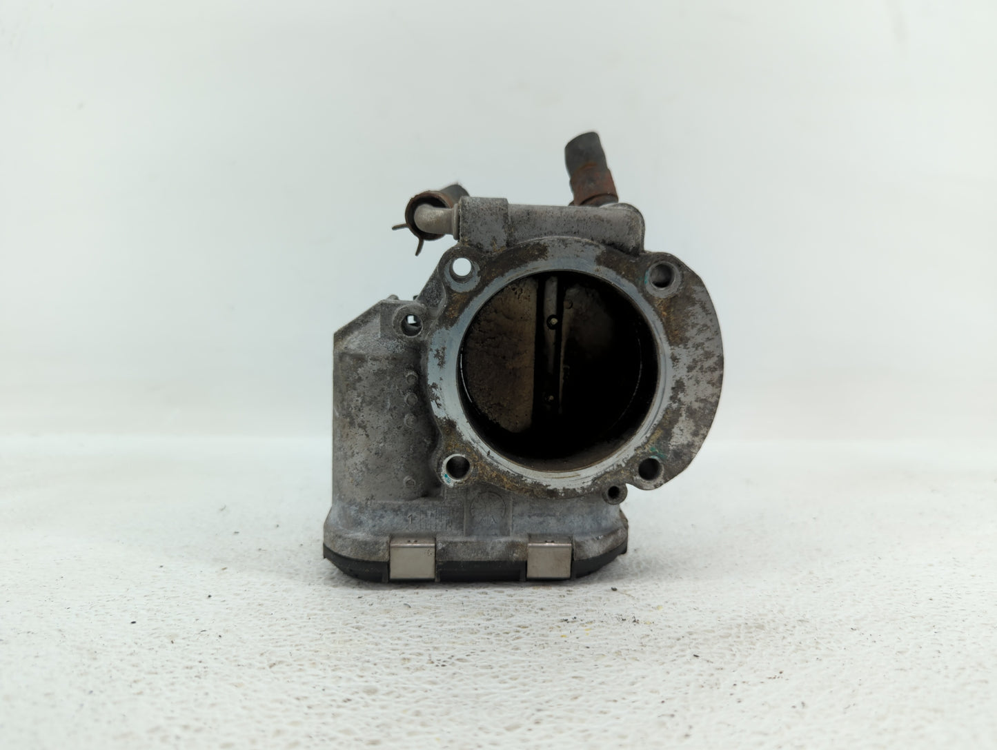 2011-2014 Hyundai Sonata Throttle Body P/N:904501 0001 35100-2G700 Fits Fits 2011 2012 2013 2014 2015 2016 OEM Used Auto Par