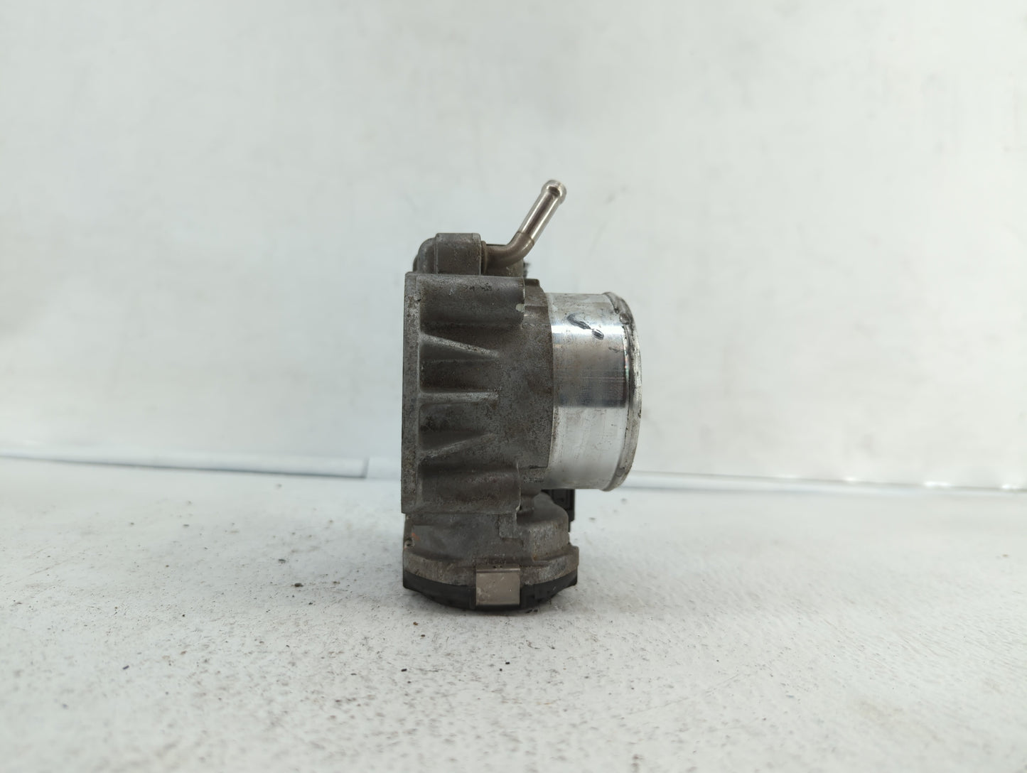 2011-2014 Hyundai Sonata Throttle Body P/N:904501 0001 35100-2G700 Fits Fits 2011 2012 2013 2014 2015 2016 OEM Used Auto Par