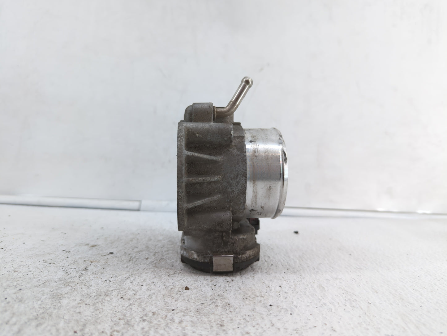 2013 Hyundai Sonata Throttle Body P/N:35100-2G700 EA-A60-01 C Fits Fits 2009 2010 2011 2012 OEM Used Auto Parts - Oemusedaut