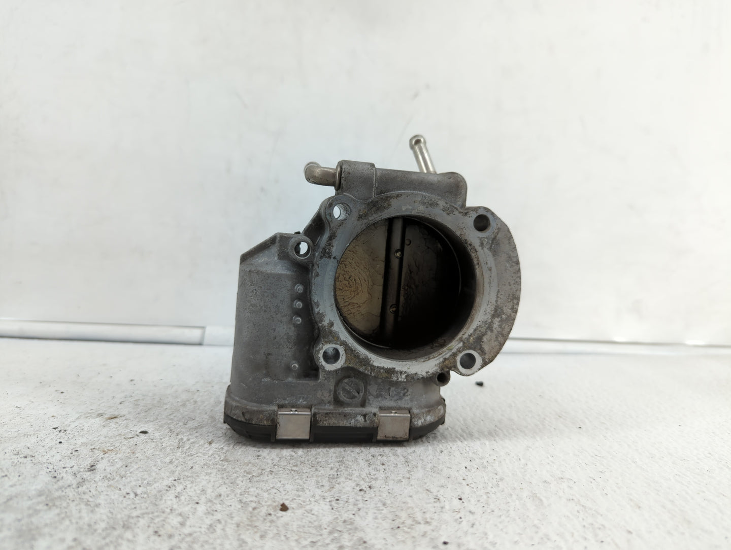 2013 Hyundai Sonata Throttle Body P/N:35100-2G700 EA-A60-01 C Fits Fits 2009 2010 2011 2012 OEM Used Auto Parts - Oemusedaut