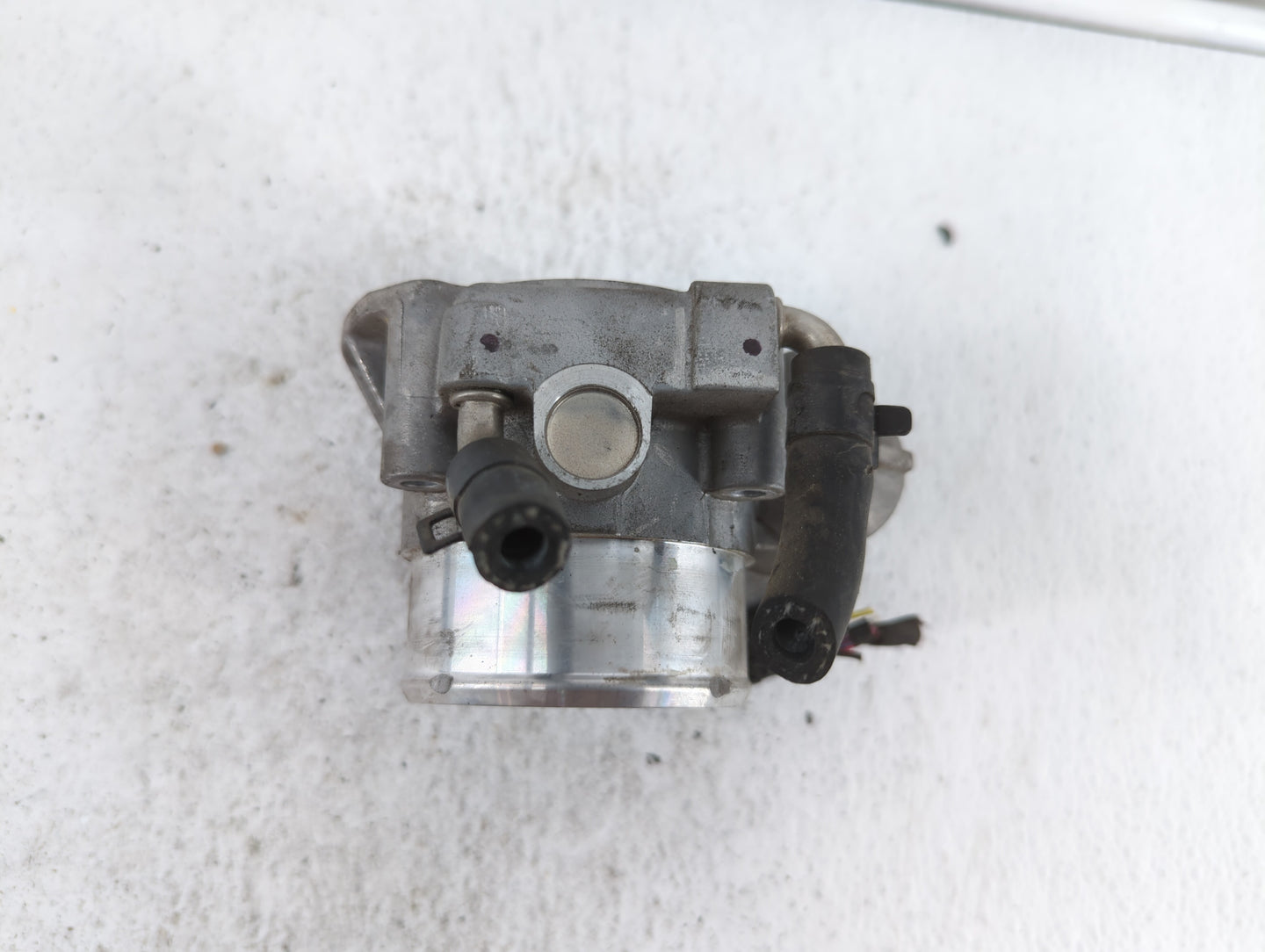 2011-2014 Hyundai Sonata Throttle Body P/N:904501 0001 35100-2G700 Fits Fits 2011 2012 2013 2014 2015 2016 OEM Used Auto Par