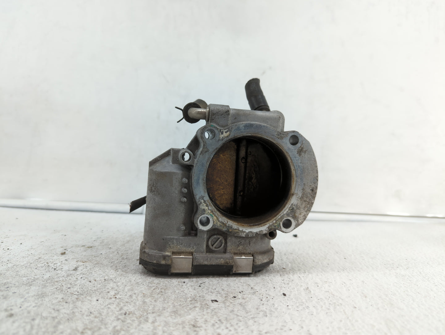 2011-2014 Hyundai Sonata Throttle Body P/N:904501 0001 35100-2G700 Fits Fits 2011 2012 2013 2014 2015 2016 OEM Used Auto Par