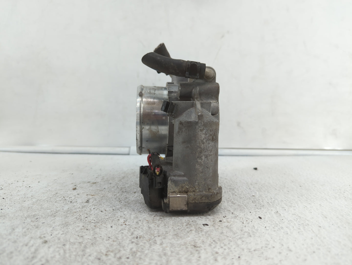 2011-2014 Hyundai Sonata Throttle Body P/N:904501 0001 35100-2G700 Fits Fits 2011 2012 2013 2014 2015 2016 OEM Used Auto Par